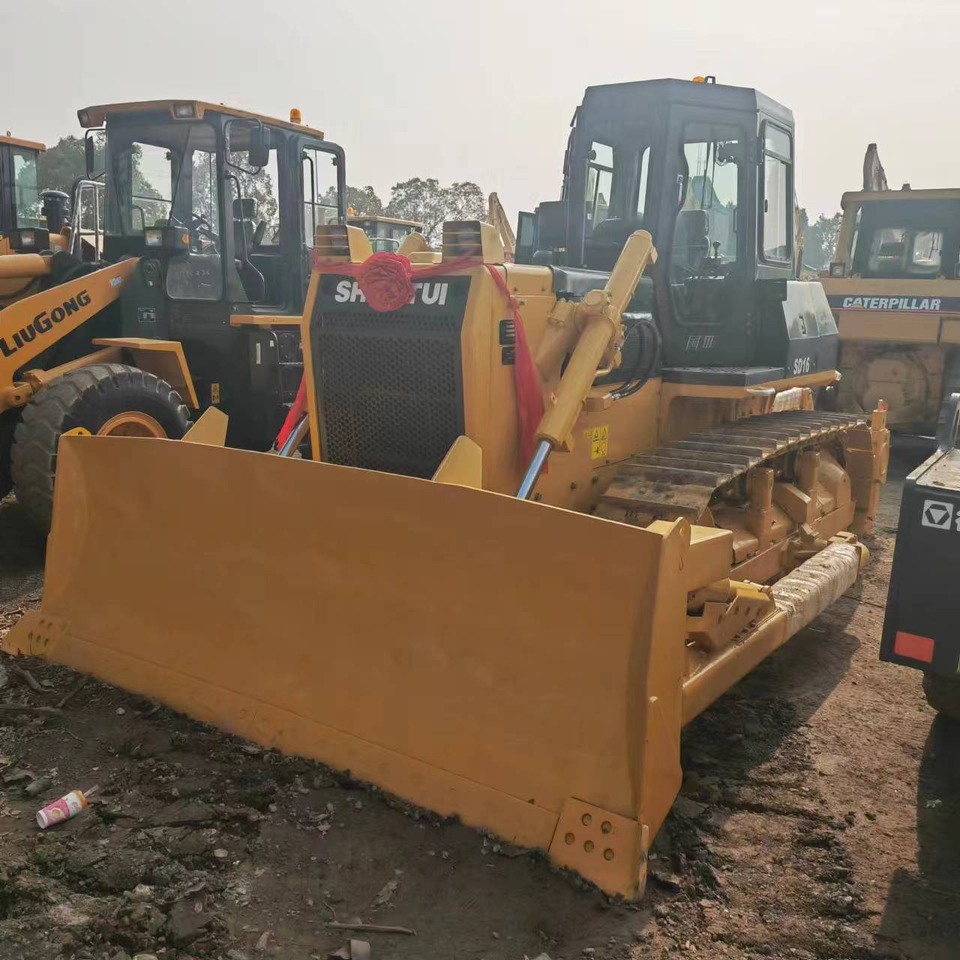 Buldožer SHANTUI SD16: slika Buldožer SHANTUI SD16 Buldožer SHANTUI SD16: slika Buldožer SHANTUI SD16