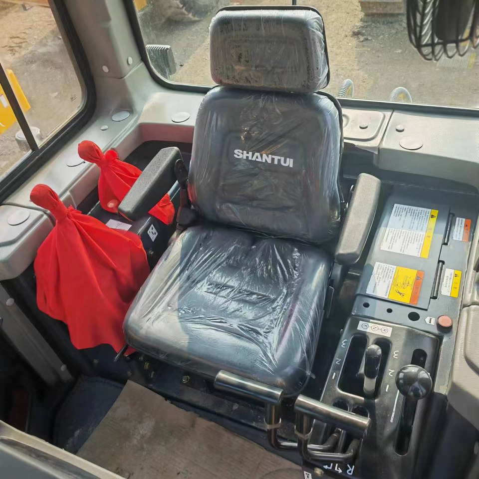 Buldožer SHANTUI SD16: slika Buldožer SHANTUI SD16 Buldožer SHANTUI SD16: slika Buldožer SHANTUI SD16