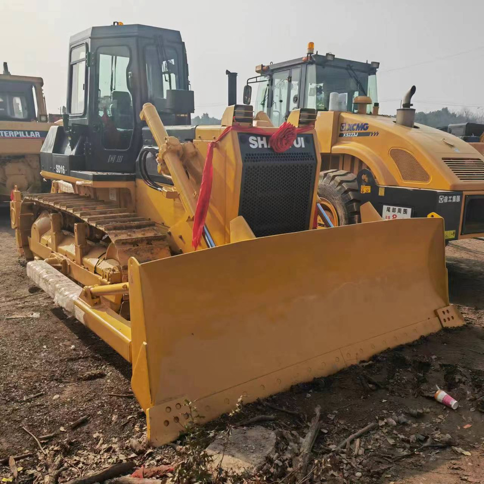 Buldožer SHANTUI SD16: slika Buldožer SHANTUI SD16 Buldožer SHANTUI SD16: slika Buldožer SHANTUI SD16