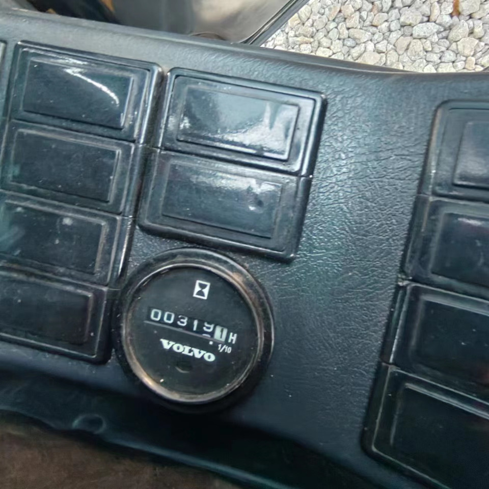 Bager gusjeničar VOLVO EC140: slika Bager gusjeničar VOLVO EC140