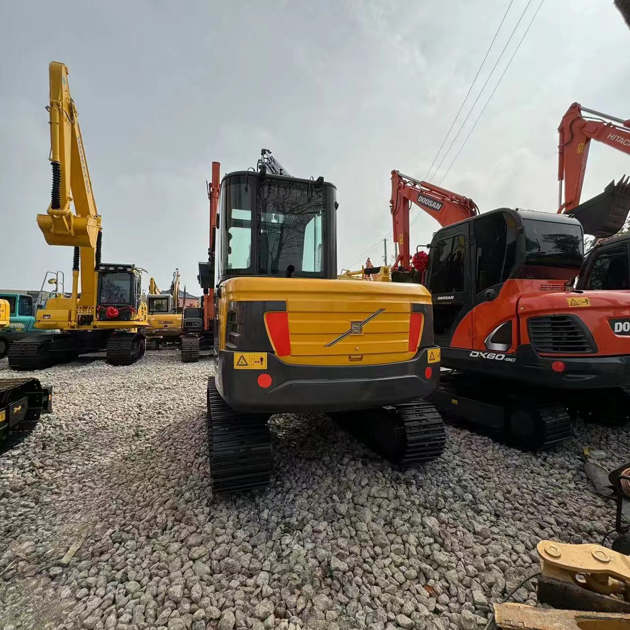 VOLVO EC60 - Mini bager: slika VOLVO EC60 - Mini bager VOLVO EC60 - Mini bager: slika VOLVO EC60 - Mini bager