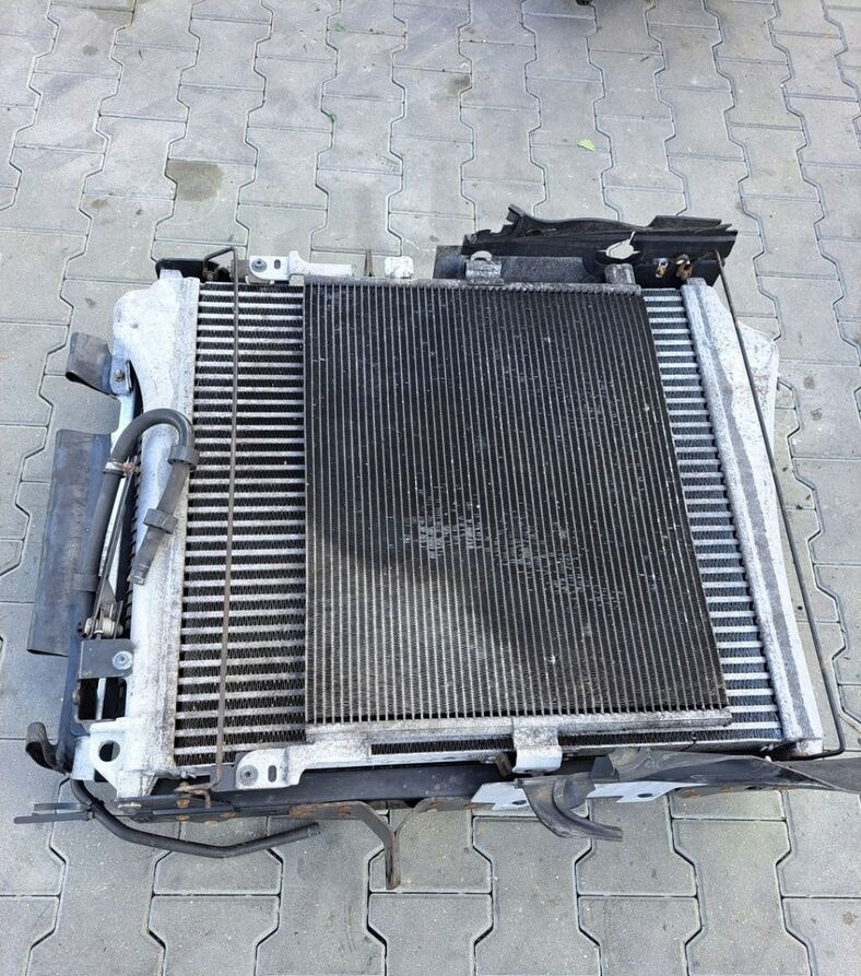 Behr KOMPLET CHŁODNICA VOLVO FE RENAULT PREMIUM DXI 7 - Hladnjak za Kamion: slika Behr KOMPLET CHŁODNICA VOLVO FE RENAULT PREMIUM DXI 7 - Hladnjak za Kamion Behr KOMPLET CHŁODNICA VOLVO FE RENAULT PREMIUM DXI 7 - Hladnjak za Kamion: slika Behr KOMPLET CHŁODNICA VOLVO FE RENAULT PREMIUM DXI 7 - Hladnjak za Kamion