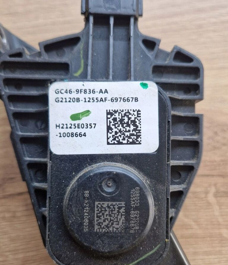 Ford F-MAX CARGO GC46-9F836-AA Ford F-MAX CARGO - Papučica za Kamion: slika Ford F-MAX CARGO GC46-9F836-AA Ford F-MAX CARGO - Papučica za Kamion Ford F-MAX CARGO GC46-9F836-AA Ford F-MAX CARGO - Papučica za Kamion: slika Ford F-MAX CARGO GC46-9F836-AA Ford F-MAX CARGO - Papučica za Kamion