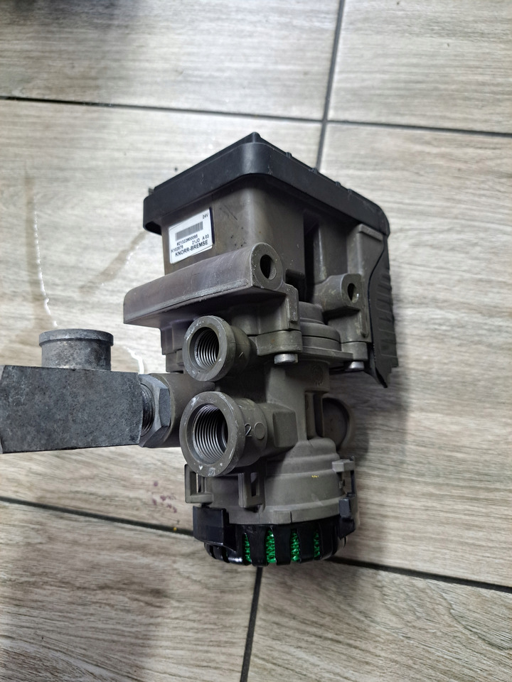 KNORR-BREMSE ZAWÓR PNEUMATYCZNY MODULATOR EBS PRZÓD FORD F-MAX CARGO EURO 6 - Kočioni ventil za Kamion: slika KNORR-BREMSE ZAWÓR PNEUMATYCZNY MODULATOR EBS PRZÓD FORD F-MAX CARGO EURO 6 - Kočioni ventil za Kamion KNORR-BREMSE ZAWÓR PNEUMATYCZNY MODULATOR EBS PRZÓD FORD F-MAX CARGO EURO 6 - Kočioni ventil za Kamion: slika KNORR-BREMSE ZAWÓR PNEUMATYCZNY MODULATOR EBS PRZÓD FORD F-MAX CARGO EURO 6 - Kočioni ventil za Kamion