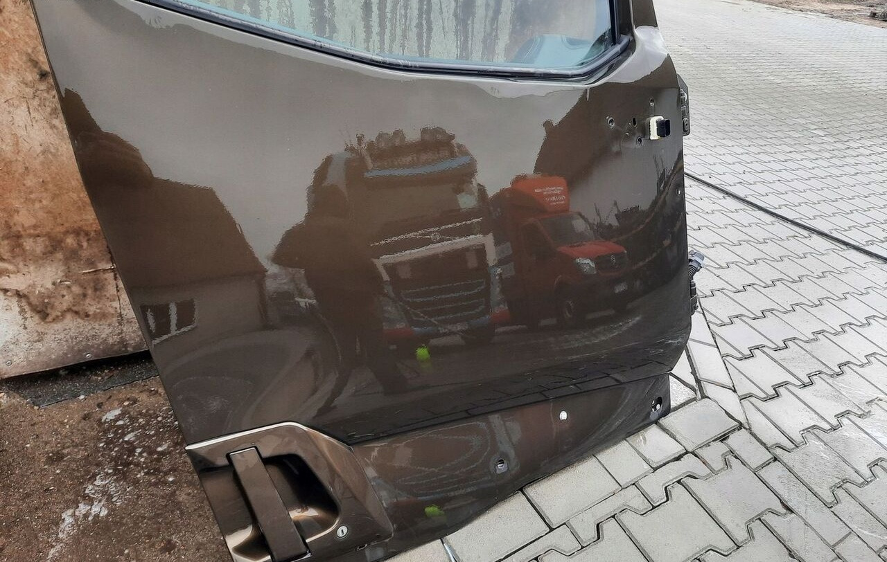 Vrata i dijelovi za Kamion Renault GAMA T K C RANGE: slika Vrata i dijelovi za Kamion Renault GAMA T K C RANGE Vrata i dijelovi za Kamion Renault GAMA T K C RANGE: slika Vrata i dijelovi za Kamion Renault GAMA T K C RANGE