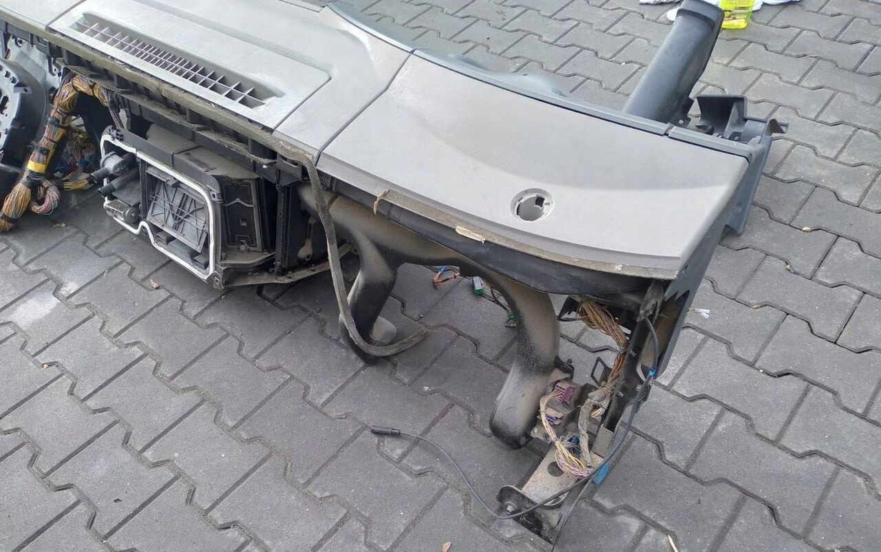 Ploča s instrumentima za Kamion Renault PRZEKŁADKA ANGLIKA LANDER KERAX MIDLUM: slika Ploča s instrumentima za Kamion Renault PRZEKŁADKA ANGLIKA LANDER KERAX MIDLUM