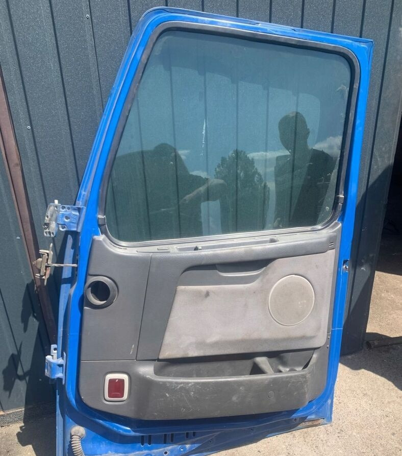 VOLVO DRZWI KOMPLETNE PRAWE VOLVO FH 12 13 - Vrata i dijelovi za Kamion: slika VOLVO DRZWI KOMPLETNE PRAWE VOLVO FH 12 13 - Vrata i dijelovi za Kamion VOLVO DRZWI KOMPLETNE PRAWE VOLVO FH 12 13 - Vrata i dijelovi za Kamion: slika VOLVO DRZWI KOMPLETNE PRAWE VOLVO FH 12 13 - Vrata i dijelovi za Kamion