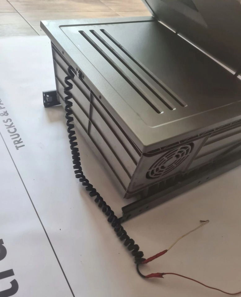 Kabina i unutrašnjost za Kamion VOLVO LODÓWKA CHŁODZIARKA VOLVO FH 13 LIFT: slika Kabina i unutrašnjost za Kamion VOLVO LODÓWKA CHŁODZIARKA VOLVO FH 13 LIFT Kabina i unutrašnjost za Kamion VOLVO LODÓWKA CHŁODZIARKA VOLVO FH 13 LIFT: slika Kabina i unutrašnjost za Kamion VOLVO LODÓWKA CHŁODZIARKA VOLVO FH 13 LIFT