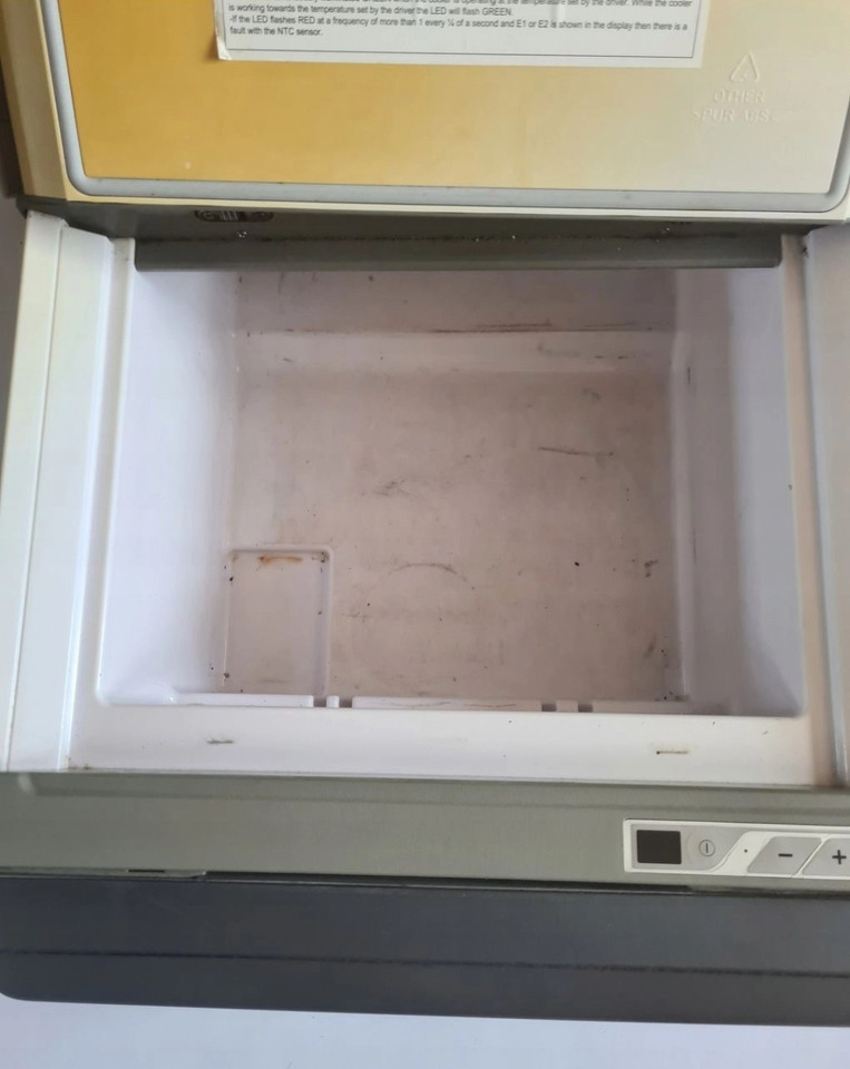 Kabina i unutrašnjost za Kamion VOLVO LODÓWKA CHŁODZIARKA VOLVO FH 13 LIFT: slika Kabina i unutrašnjost za Kamion VOLVO LODÓWKA CHŁODZIARKA VOLVO FH 13 LIFT Kabina i unutrašnjost za Kamion VOLVO LODÓWKA CHŁODZIARKA VOLVO FH 13 LIFT: slika Kabina i unutrašnjost za Kamion VOLVO LODÓWKA CHŁODZIARKA VOLVO FH 13 LIFT