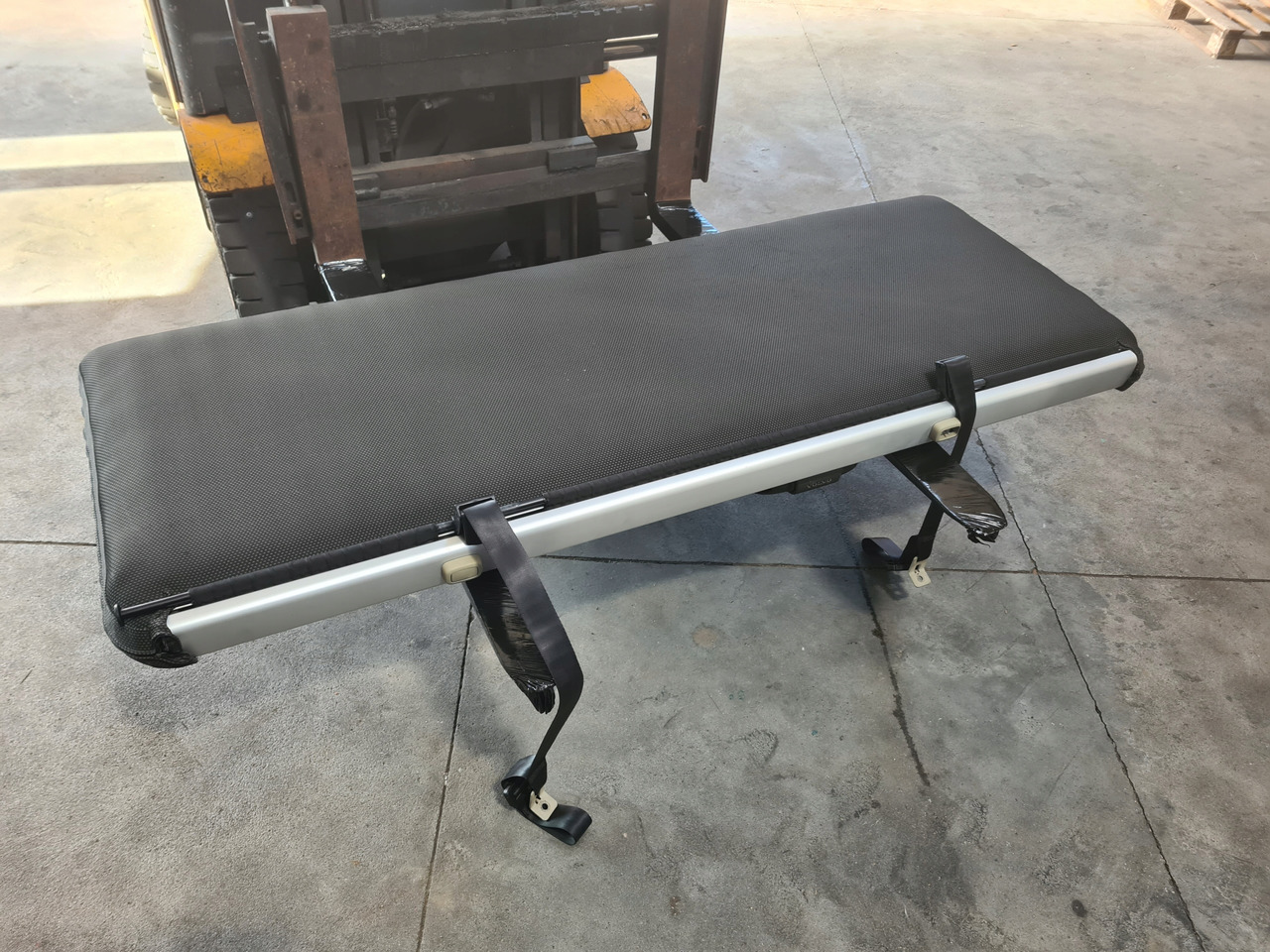 VOLVO ŁÓŻKO KOMPLETNE GÓRNE LEŻANKA MOCOWANIA - Sjedalo za Kamion: slika VOLVO ŁÓŻKO KOMPLETNE GÓRNE LEŻANKA MOCOWANIA - Sjedalo za Kamion VOLVO ŁÓŻKO KOMPLETNE GÓRNE LEŻANKA MOCOWANIA - Sjedalo za Kamion: slika VOLVO ŁÓŻKO KOMPLETNE GÓRNE LEŻANKA MOCOWANIA - Sjedalo za Kamion