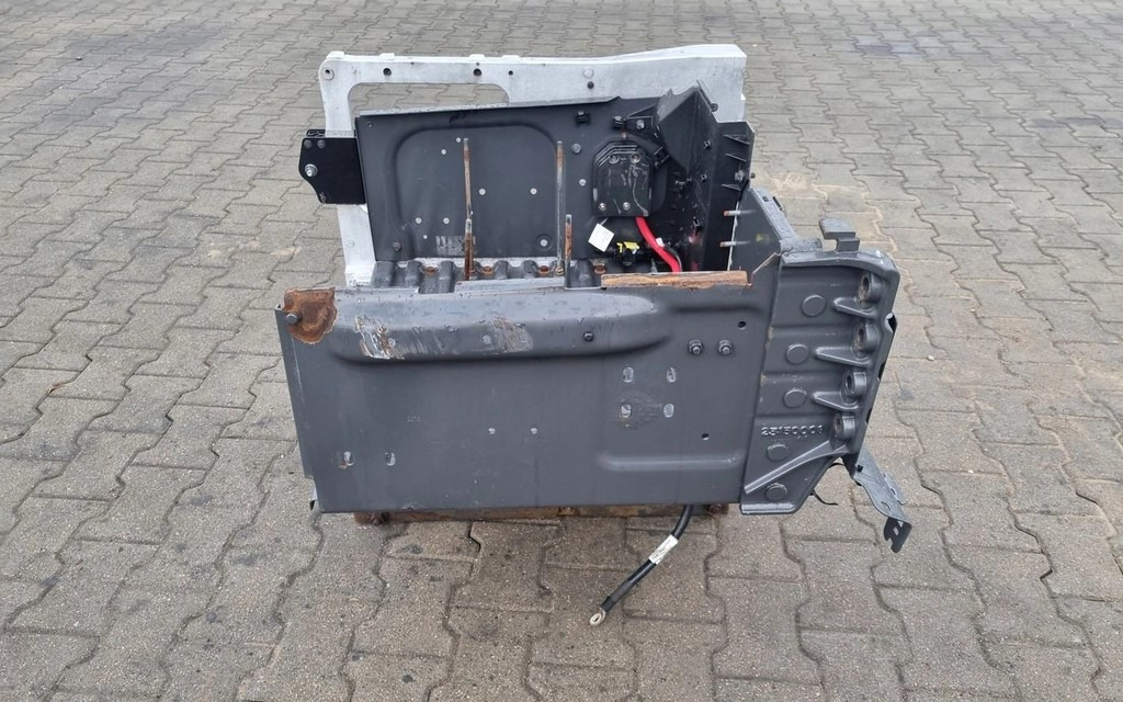 VOLVO SKRZYNKA AKUMULATORÓW PODWÓJNA NA 4 AKUMULATORY VOLVO FH 4 FM 4 FMX 4 - Električni sustav za Kamion: slika VOLVO SKRZYNKA AKUMULATORÓW PODWÓJNA NA 4 AKUMULATORY VOLVO FH 4 FM 4 FMX 4 - Električni sustav za Kamion VOLVO SKRZYNKA AKUMULATORÓW PODWÓJNA NA 4 AKUMULATORY VOLVO FH 4 FM 4 FMX 4 - Električni sustav za Kamion: slika VOLVO SKRZYNKA AKUMULATORÓW PODWÓJNA NA 4 AKUMULATORY VOLVO FH 4 FM 4 FMX 4 - Električni sustav za Kamion