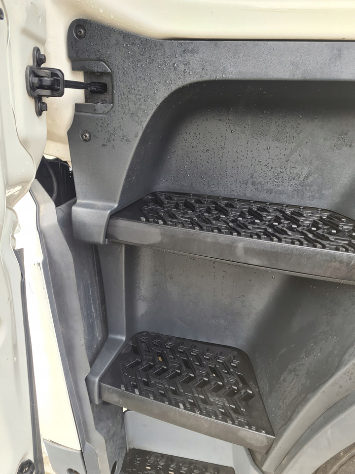 VOLVO STOPIEŃ STOPNICA KOMPLETNA LEWA STELAŻ ORYGINAŁ VOLVO FH 5 - Prag za Kamion: slika VOLVO STOPIEŃ STOPNICA KOMPLETNA LEWA STELAŻ ORYGINAŁ VOLVO FH 5 - Prag za Kamion VOLVO STOPIEŃ STOPNICA KOMPLETNA LEWA STELAŻ ORYGINAŁ VOLVO FH 5 - Prag za Kamion: slika VOLVO STOPIEŃ STOPNICA KOMPLETNA LEWA STELAŻ ORYGINAŁ VOLVO FH 5 - Prag za Kamion