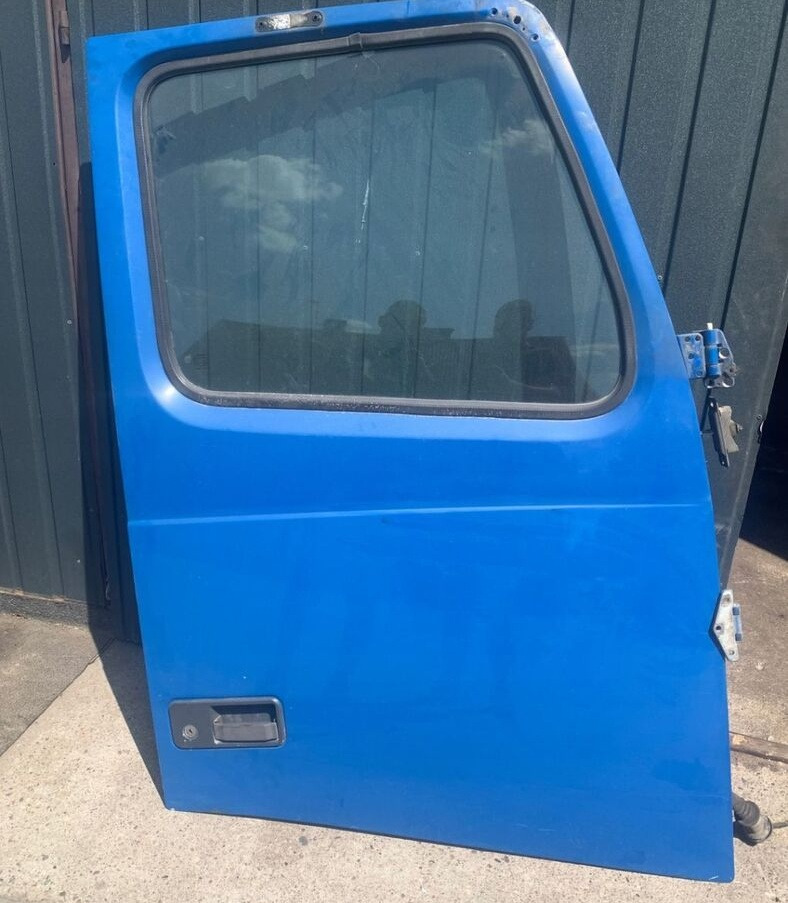 Volvo FH 12 13 - Vrata i dijelovi za Kamion: slika Volvo FH 12 13 - Vrata i dijelovi za Kamion Volvo FH 12 13 - Vrata i dijelovi za Kamion: slika Volvo FH 12 13 - Vrata i dijelovi za Kamion