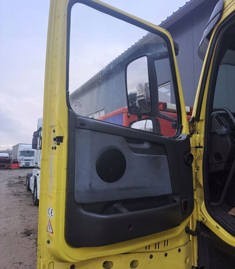 Volvo FH 12 13 - Vrata i dijelovi za Kamion: slika Volvo FH 12 13 - Vrata i dijelovi za Kamion Volvo FH 12 13 - Vrata i dijelovi za Kamion: slika Volvo FH 12 13 - Vrata i dijelovi za Kamion