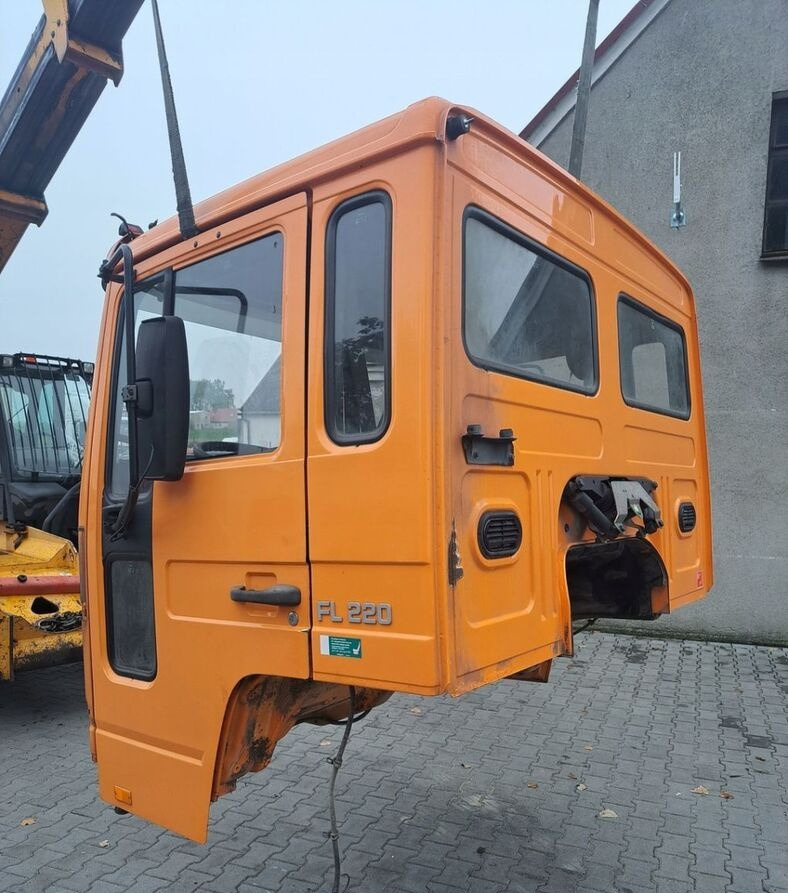 Volvo FL 6 00-06 - Kabina za Kamion: slika Volvo FL 6 00-06 - Kabina za Kamion Volvo FL 6 00-06 - Kabina za Kamion: slika Volvo FL 6 00-06 - Kabina za Kamion