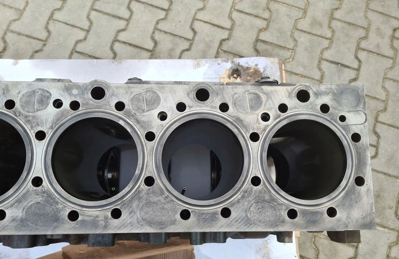 Volvo OE D13A Volvo VOLVO FM FH 13 - Blok cilindra za Kamion: slika Volvo OE D13A Volvo VOLVO FM FH 13 - Blok cilindra za Kamion Volvo OE D13A Volvo VOLVO FM FH 13 - Blok cilindra za Kamion: slika Volvo OE D13A Volvo VOLVO FM FH 13 - Blok cilindra za Kamion
