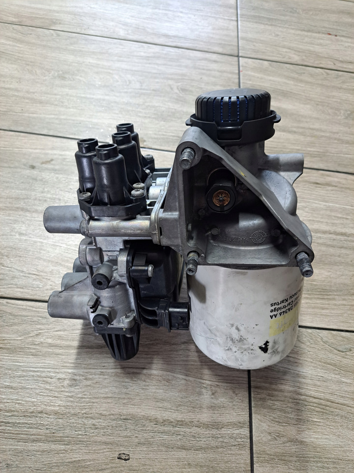 WABCO OSUSZACZ ZAWÓR POWIETRZA WIELOZAWÓR FORD F-MAX 500 CARGO EURO 6 - Dijelovi kočnica za Kamion: slika WABCO OSUSZACZ ZAWÓR POWIETRZA WIELOZAWÓR FORD F-MAX 500 CARGO EURO 6 - Dijelovi kočnica za Kamion WABCO OSUSZACZ ZAWÓR POWIETRZA WIELOZAWÓR FORD F-MAX 500 CARGO EURO 6 - Dijelovi kočnica za Kamion: slika WABCO OSUSZACZ ZAWÓR POWIETRZA WIELOZAWÓR FORD F-MAX 500 CARGO EURO 6 - Dijelovi kočnica za Kamion