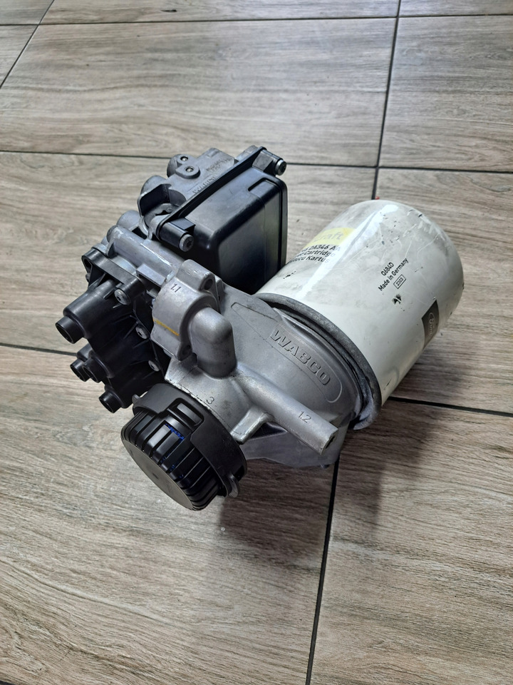 WABCO OSUSZACZ ZAWÓR POWIETRZA WIELOZAWÓR FORD F-MAX 500 CARGO EURO 6 - Dijelovi kočnica za Kamion: slika WABCO OSUSZACZ ZAWÓR POWIETRZA WIELOZAWÓR FORD F-MAX 500 CARGO EURO 6 - Dijelovi kočnica za Kamion WABCO OSUSZACZ ZAWÓR POWIETRZA WIELOZAWÓR FORD F-MAX 500 CARGO EURO 6 - Dijelovi kočnica za Kamion: slika WABCO OSUSZACZ ZAWÓR POWIETRZA WIELOZAWÓR FORD F-MAX 500 CARGO EURO 6 - Dijelovi kočnica za Kamion