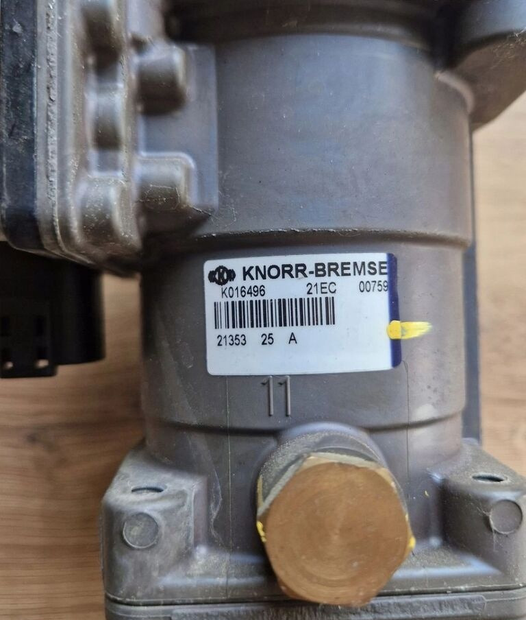 ZAWÓR GŁÓWNY HAMULCOWY POD PEDAŁ FORD F-MAX CARGO EURO 6 | ID: 6125030914 Ford F-MAX CARGO - Dijelovi kočnica za Kamion: slika ZAWÓR GŁÓWNY HAMULCOWY POD PEDAŁ FORD F-MAX CARGO EURO 6 | ID: 6125030914 Ford F-MAX CARGO - Dijelovi kočnica za Kamion ZAWÓR GŁÓWNY HAMULCOWY POD PEDAŁ FORD F-MAX CARGO EURO 6 | ID: 6125030914 Ford F-MAX CARGO - Dijelovi kočnica za Kamion: slika ZAWÓR GŁÓWNY HAMULCOWY POD PEDAŁ FORD F-MAX CARGO EURO 6 | ID: 6125030914 Ford F-MAX CARGO - Dijelovi kočnica za Kamion