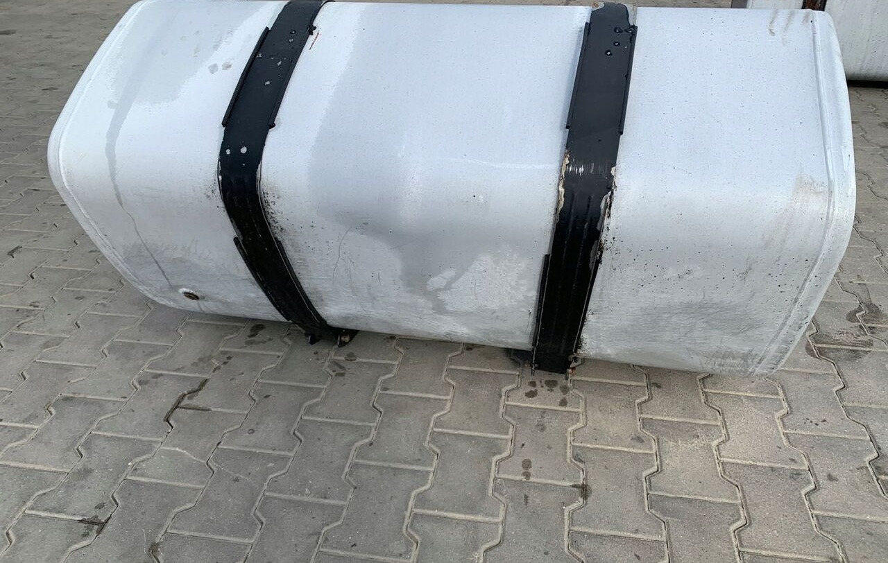 Spremnik goriva za Kamion ZBIORNIK PALIWA RENAULT VOLVO LOW DECK 130x69x56: slika Spremnik goriva za Kamion ZBIORNIK PALIWA RENAULT VOLVO LOW DECK 130x69x56