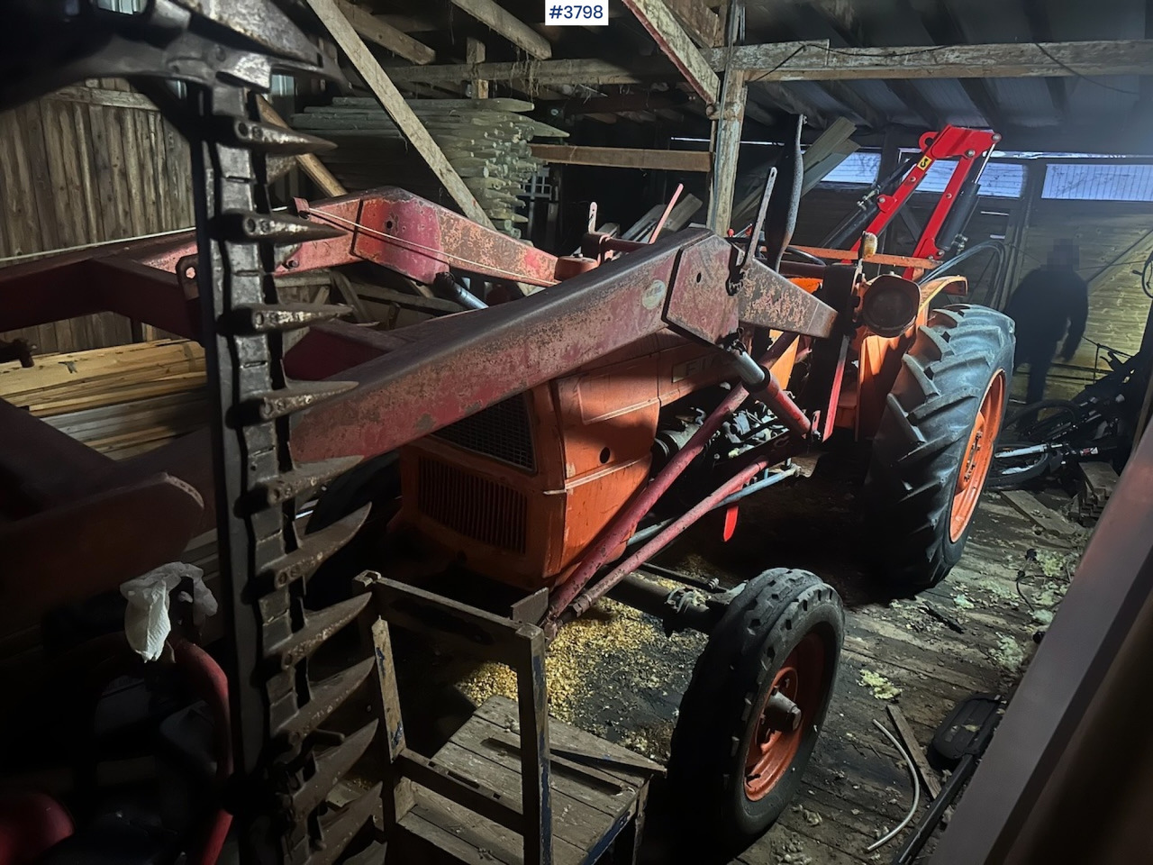 1900 Fiat 415 tractor w/ front loader and Wee edge mower - Traktor: slika 1900 Fiat 415 tractor w/ front loader and Wee edge mower - Traktor 1900 Fiat 415 tractor w/ front loader and Wee edge mower - Traktor: slika 1900 Fiat 415 tractor w/ front loader and Wee edge mower - Traktor