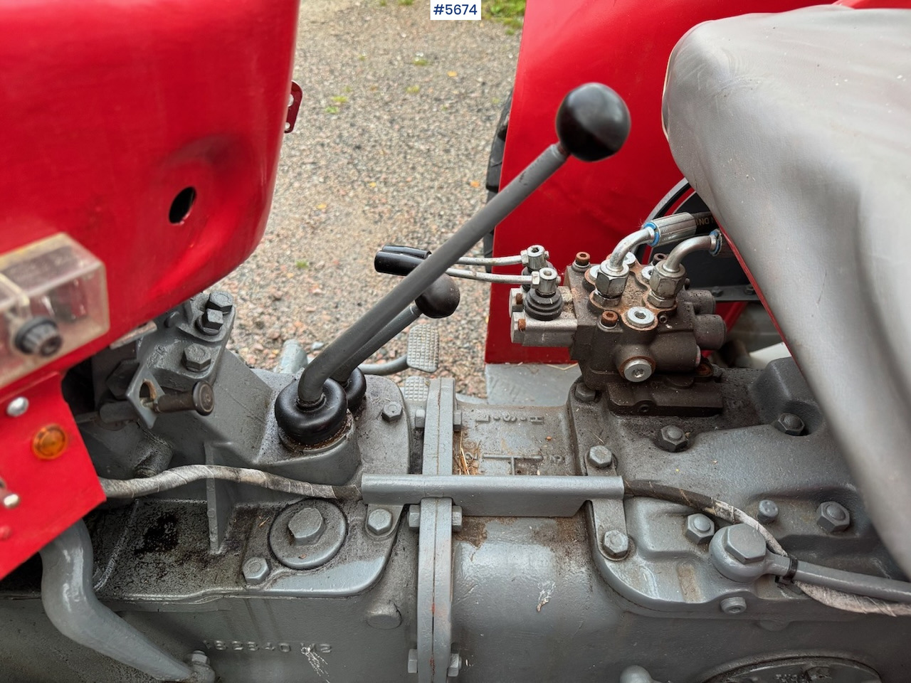 Traktor 1961 Massey Ferguson 35 m/ litt utstyr: slika Traktor 1961 Massey Ferguson 35 m/ litt utstyr Traktor 1961 Massey Ferguson 35 m/ litt utstyr: slika Traktor 1961 Massey Ferguson 35 m/ litt utstyr