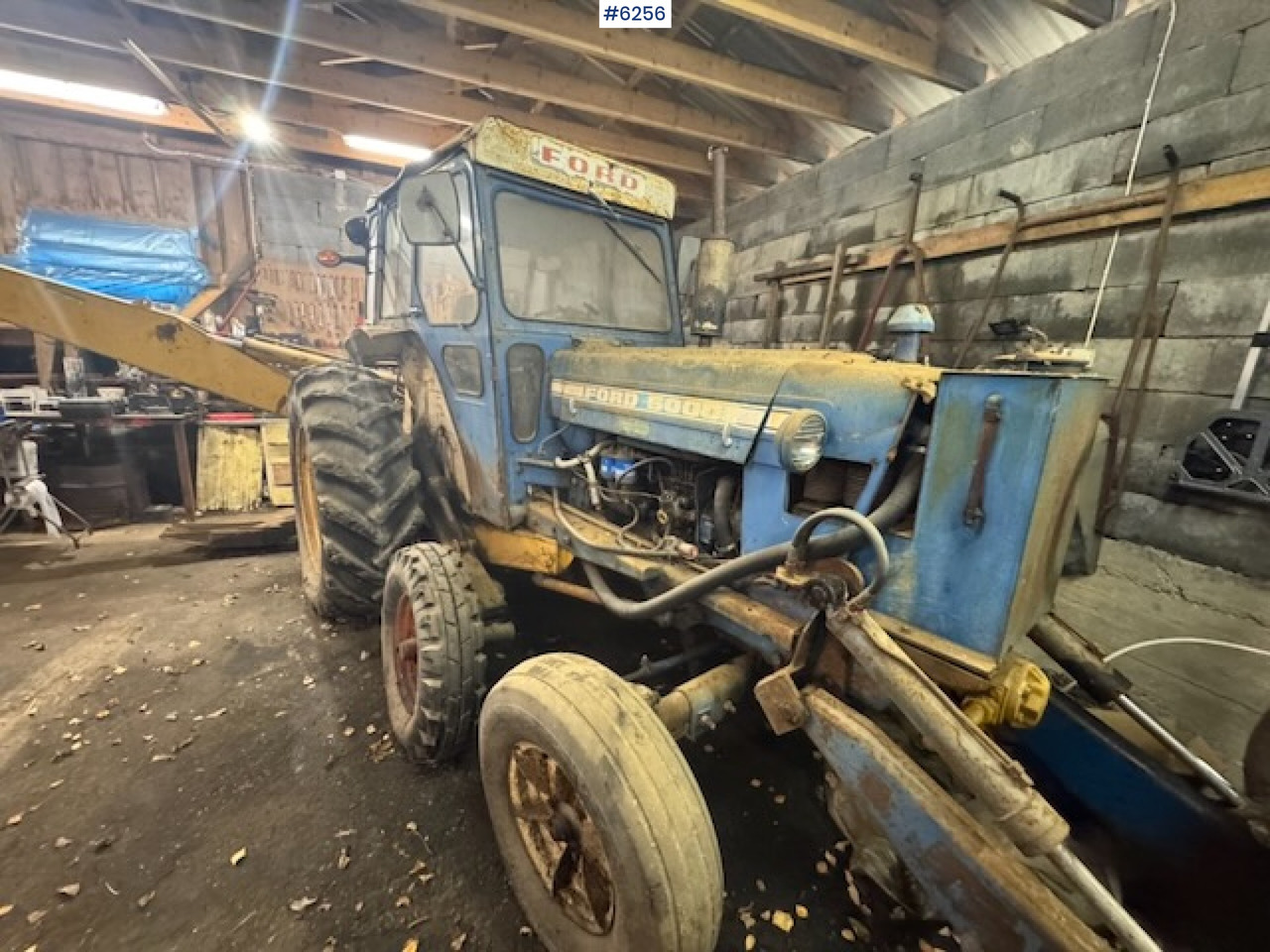 1968 Ford 5000 w/ digger, front cutter and 3 buckets! - Traktor: slika  1968 Ford 5000 w/ digger, front cutter and 3 buckets! - Traktor 1968 Ford 5000 w/ digger, front cutter and 3 buckets! - Traktor: slika  1968 Ford 5000 w/ digger, front cutter and 3 buckets! - Traktor