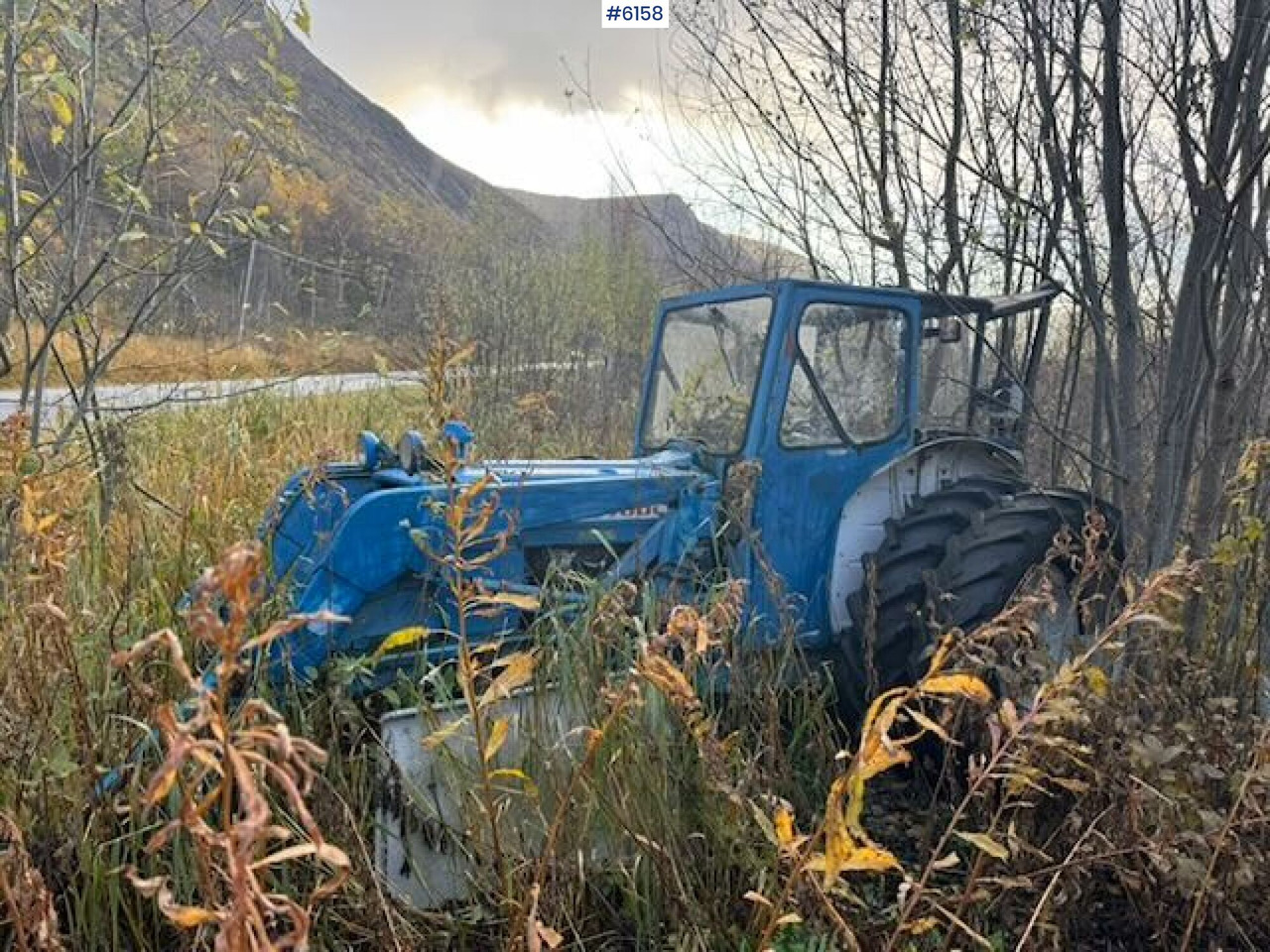 1973 Ford 4000 tractor backhoe. Repair.object - Traktor: slika  1973 Ford 4000 tractor backhoe. Repair.object - Traktor 1973 Ford 4000 tractor backhoe. Repair.object - Traktor: slika  1973 Ford 4000 tractor backhoe. Repair.object - Traktor