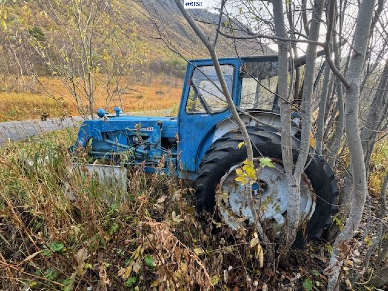 1973 Ford 4000 tractor backhoe. Repair.object - Traktor: slika  1973 Ford 4000 tractor backhoe. Repair.object - Traktor 1973 Ford 4000 tractor backhoe. Repair.object - Traktor: slika  1973 Ford 4000 tractor backhoe. Repair.object - Traktor