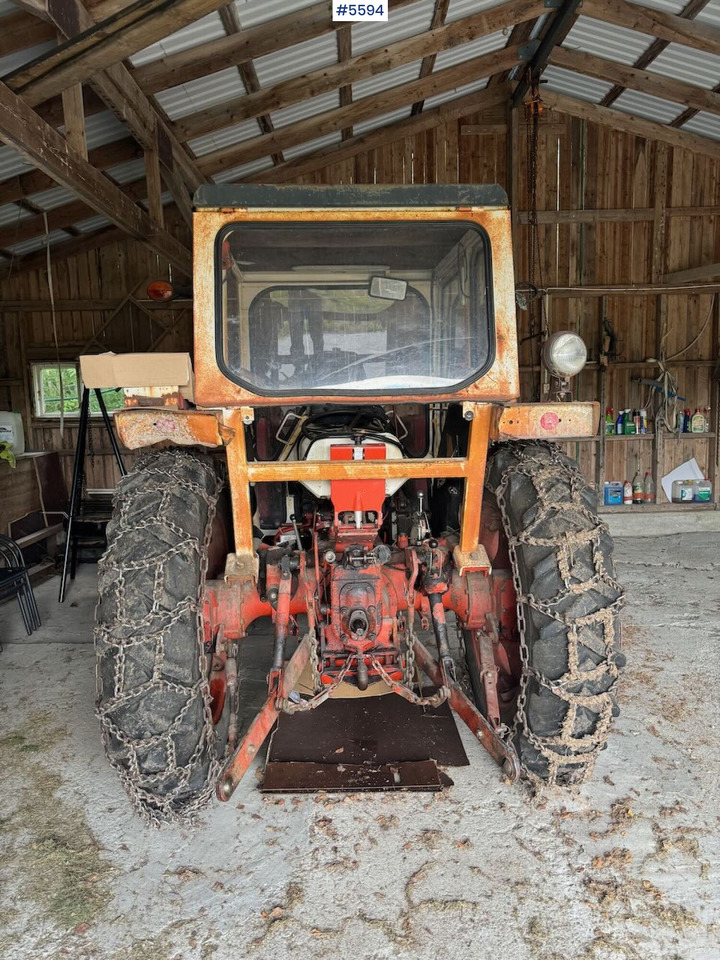 Traktor 1974 David Brown 885 w/ loaders and chain.: slika Traktor 1974 David Brown 885 w/ loaders and chain. Traktor 1974 David Brown 885 w/ loaders and chain.: slika Traktor 1974 David Brown 885 w/ loaders and chain.