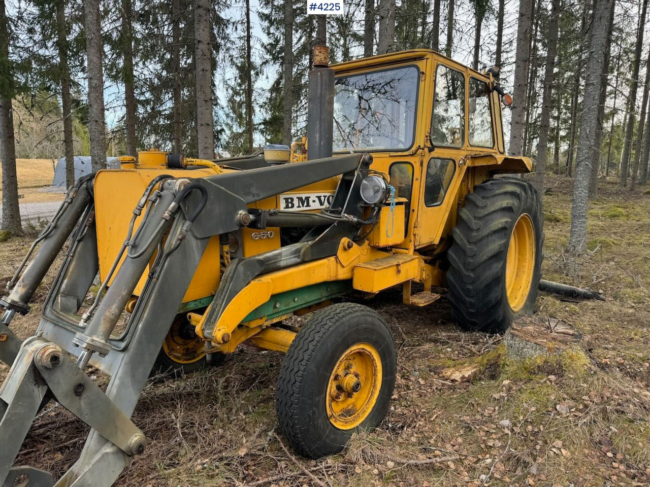 1978 Volvo 650 Traktorgraver m/ 4 skuffer - Traktor: slika 1978 Volvo 650 Traktorgraver m/ 4 skuffer - Traktor 1978 Volvo 650 Traktorgraver m/ 4 skuffer - Traktor: slika 1978 Volvo 650 Traktorgraver m/ 4 skuffer - Traktor