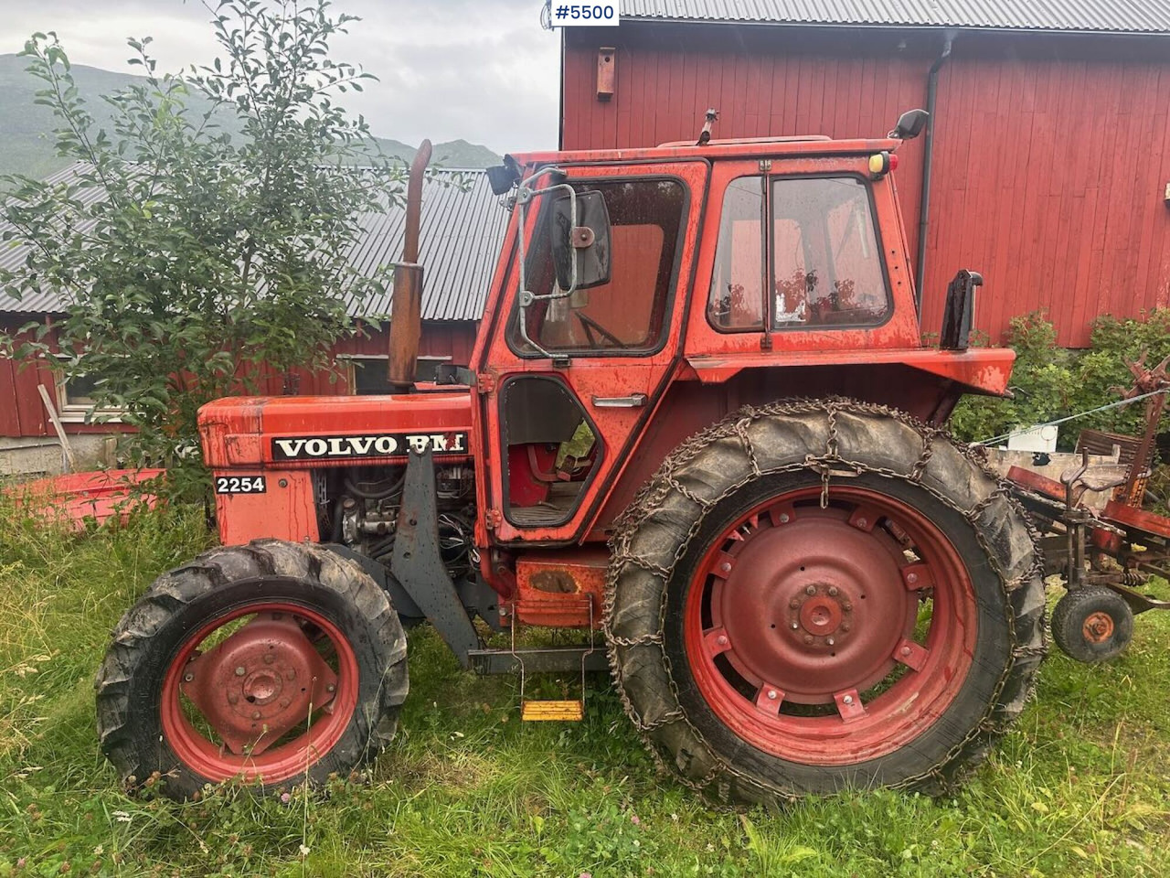1979 Volvo BM 2254 tractor with front loader and chains. SEE VIDEO. - Traktor: slika 1979 Volvo BM 2254 tractor with front loader and chains. SEE VIDEO. - Traktor 1979 Volvo BM 2254 tractor with front loader and chains. SEE VIDEO. - Traktor: slika 1979 Volvo BM 2254 tractor with front loader and chains. SEE VIDEO. - Traktor