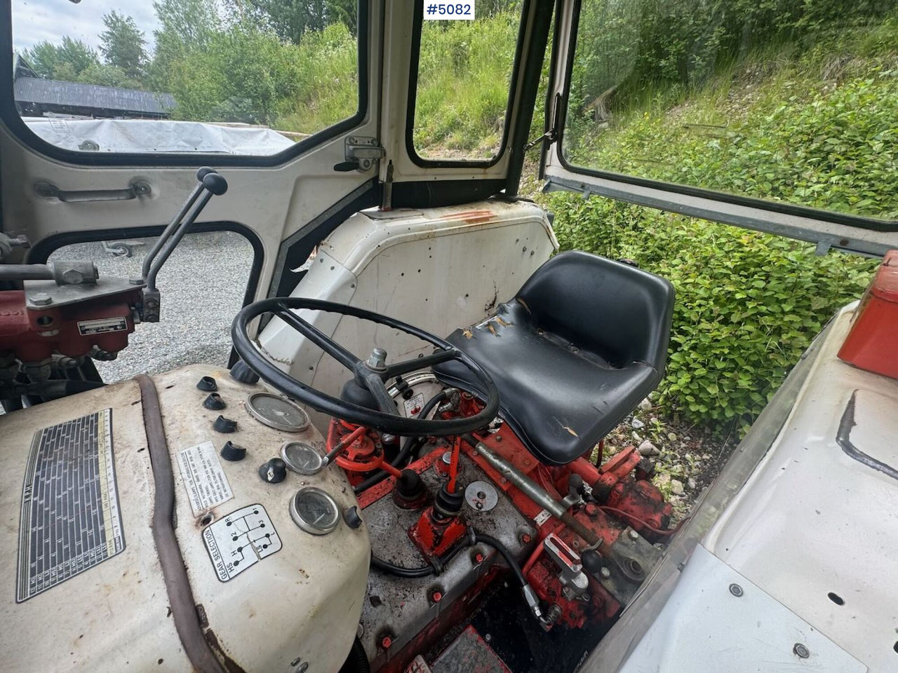 1980 David Brown 885 w/ front loader and bucket - Traktor: slika 1980 David Brown 885 w/ front loader and bucket - Traktor 1980 David Brown 885 w/ front loader and bucket - Traktor: slika 1980 David Brown 885 w/ front loader and bucket - Traktor