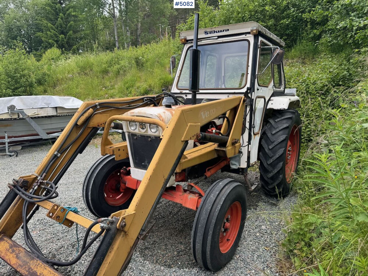 1980 David Brown 885 w/ front loader and bucket - Traktor: slika 1980 David Brown 885 w/ front loader and bucket - Traktor 1980 David Brown 885 w/ front loader and bucket - Traktor: slika 1980 David Brown 885 w/ front loader and bucket - Traktor