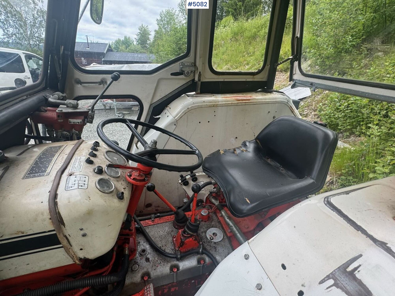 1980 David Brown 885 w/ front loader and bucket - Traktor: slika 1980 David Brown 885 w/ front loader and bucket - Traktor 1980 David Brown 885 w/ front loader and bucket - Traktor: slika 1980 David Brown 885 w/ front loader and bucket - Traktor