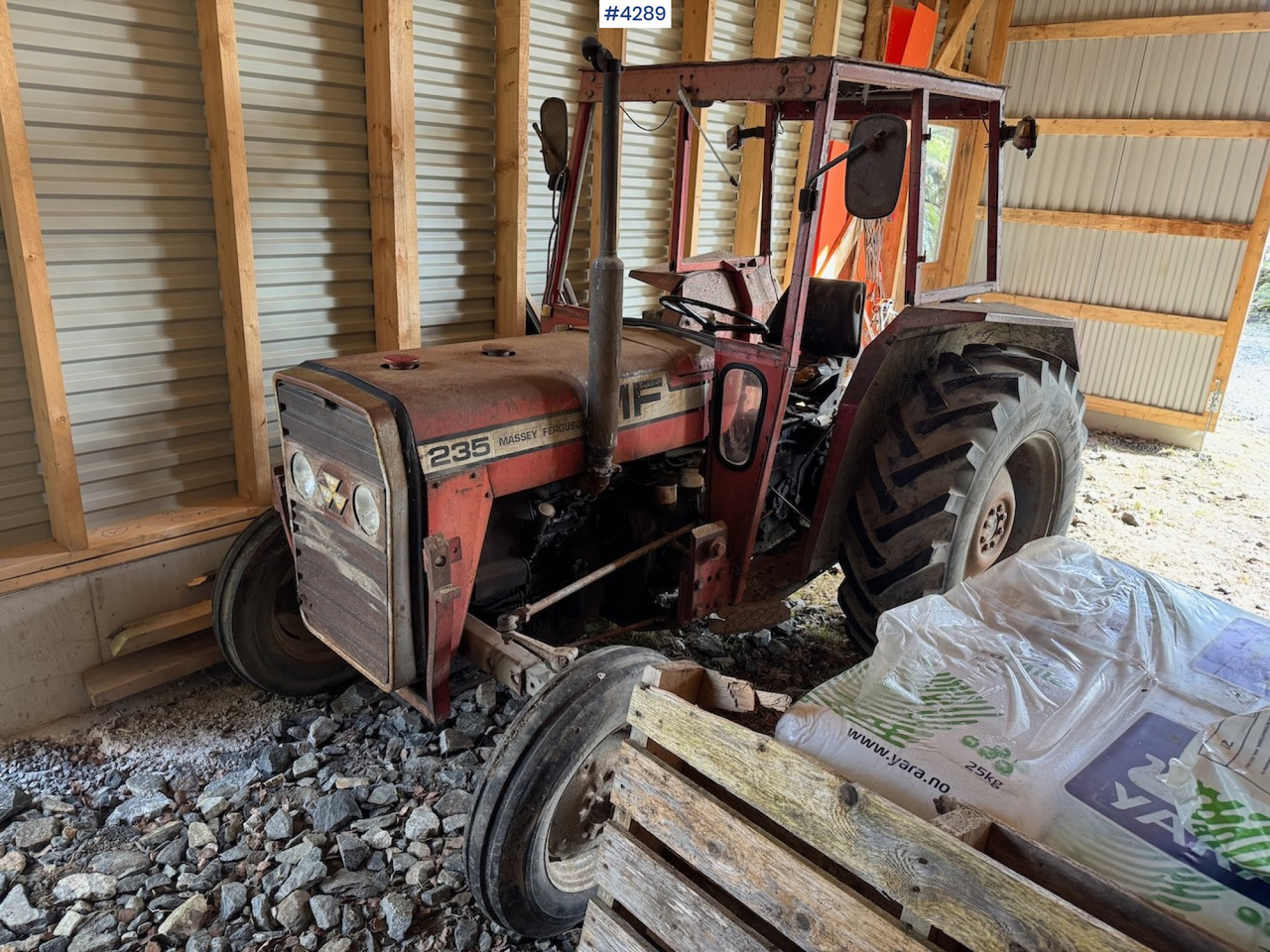 1980 Massey Ferguson 235 w/loader - Traktor: slika 1980 Massey Ferguson 235 w/loader - Traktor 1980 Massey Ferguson 235 w/loader - Traktor: slika 1980 Massey Ferguson 235 w/loader - Traktor