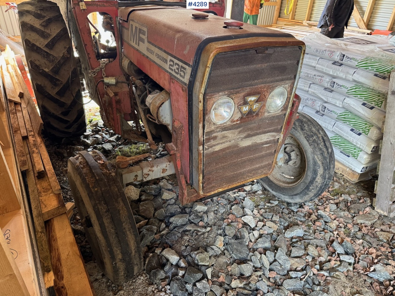 1980 Massey Ferguson 235 w/loader - Traktor: slika 1980 Massey Ferguson 235 w/loader - Traktor 1980 Massey Ferguson 235 w/loader - Traktor: slika 1980 Massey Ferguson 235 w/loader - Traktor