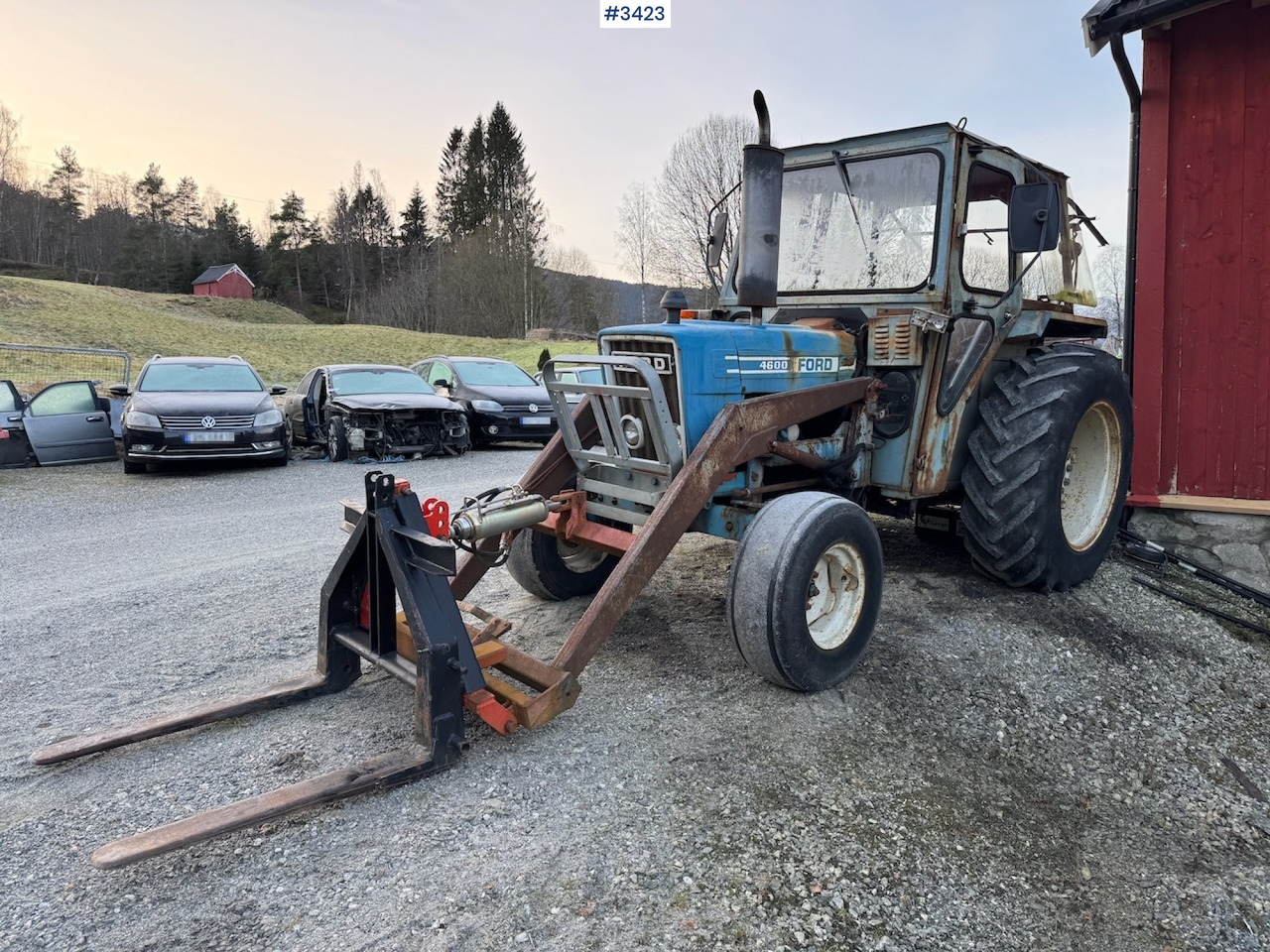 1981 Ford 4600 w/front loader, bucket and pallet fork. - Traktor: slika 1981 Ford 4600 w/front loader, bucket and pallet fork. - Traktor 1981 Ford 4600 w/front loader, bucket and pallet fork. - Traktor: slika 1981 Ford 4600 w/front loader, bucket and pallet fork. - Traktor
