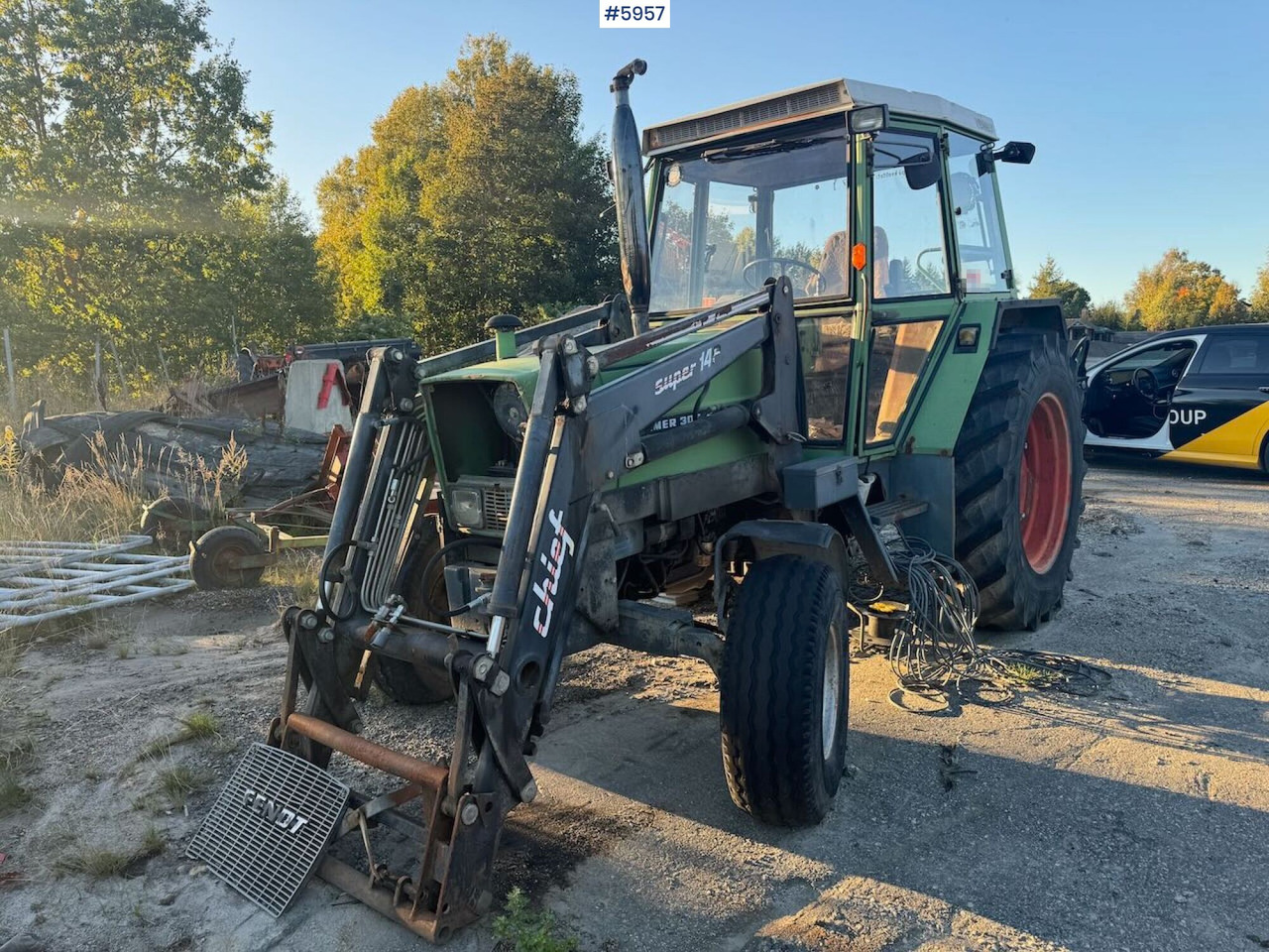 Traktor 1982 Fendt 306LS 4x2 with front loader: slika Traktor 1982 Fendt 306LS 4x2 with front loader Traktor 1982 Fendt 306LS 4x2 with front loader: slika Traktor 1982 Fendt 306LS 4x2 with front loader