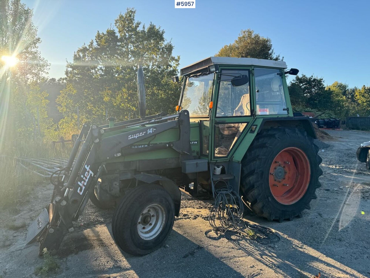 Traktor 1982 Fendt 306LS 4x2 with front loader: slika Traktor 1982 Fendt 306LS 4x2 with front loader Traktor 1982 Fendt 306LS 4x2 with front loader: slika Traktor 1982 Fendt 306LS 4x2 with front loader