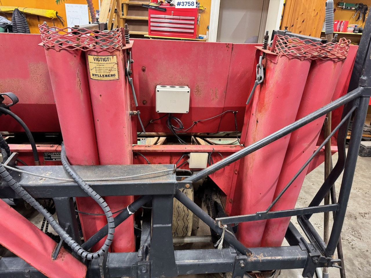 1985 Hylleberg 442 potato planter - Sadilica za krumpir: slika  1985 Hylleberg 442 potato planter - Sadilica za krumpir 1985 Hylleberg 442 potato planter - Sadilica za krumpir: slika  1985 Hylleberg 442 potato planter - Sadilica za krumpir