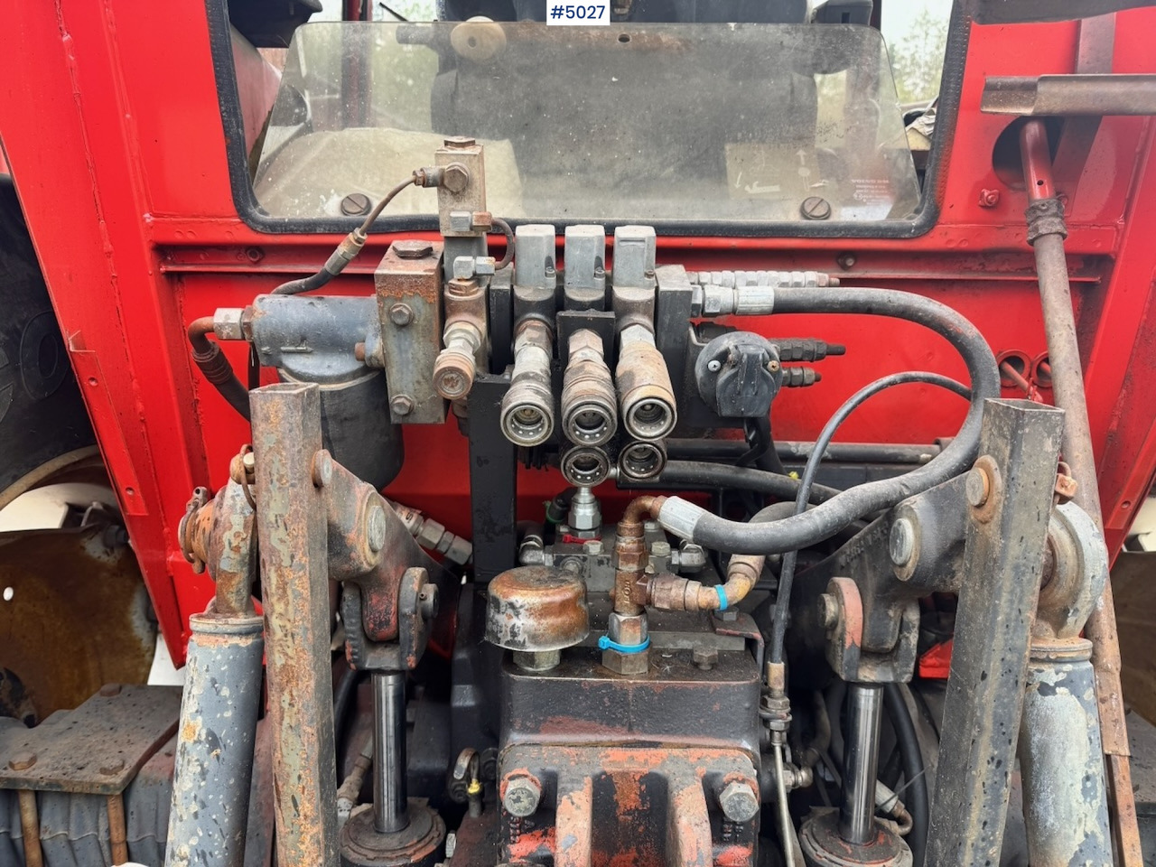 Zakup  1985 Volvo Valmet 805 Turbo 4x4 w/ Front loader 1985 Volvo Valmet 805 Turbo 4x4 w/ Front loader: slika Zakup  1985 Volvo Valmet 805 Turbo 4x4 w/ Front loader 1985 Volvo Valmet 805 Turbo 4x4 w/ Front loader