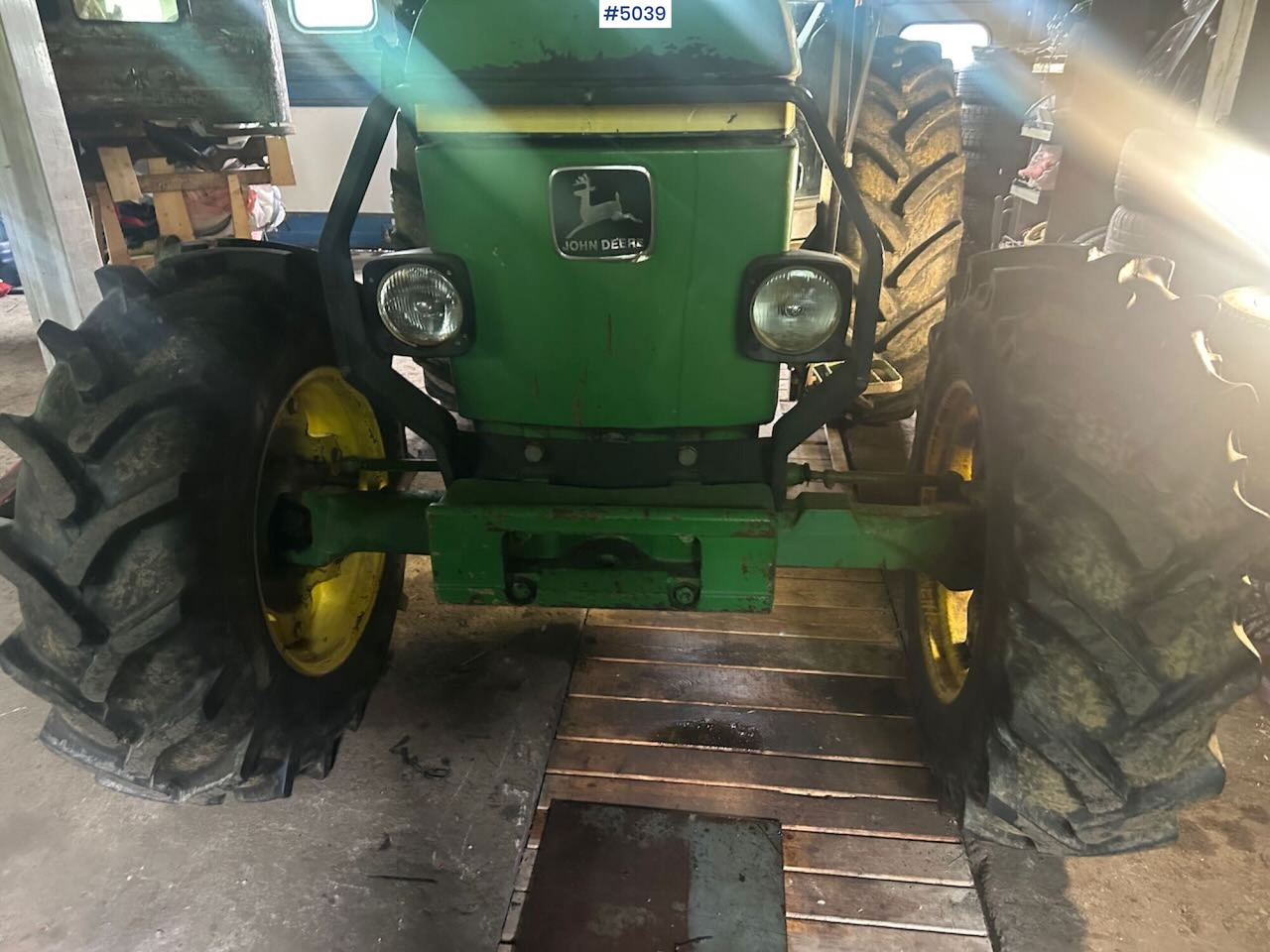 1987 John Deere 2850 Synchron w/ front loader - Traktor: slika 1987 John Deere 2850 Synchron w/ front loader - Traktor 1987 John Deere 2850 Synchron w/ front loader - Traktor: slika 1987 John Deere 2850 Synchron w/ front loader - Traktor