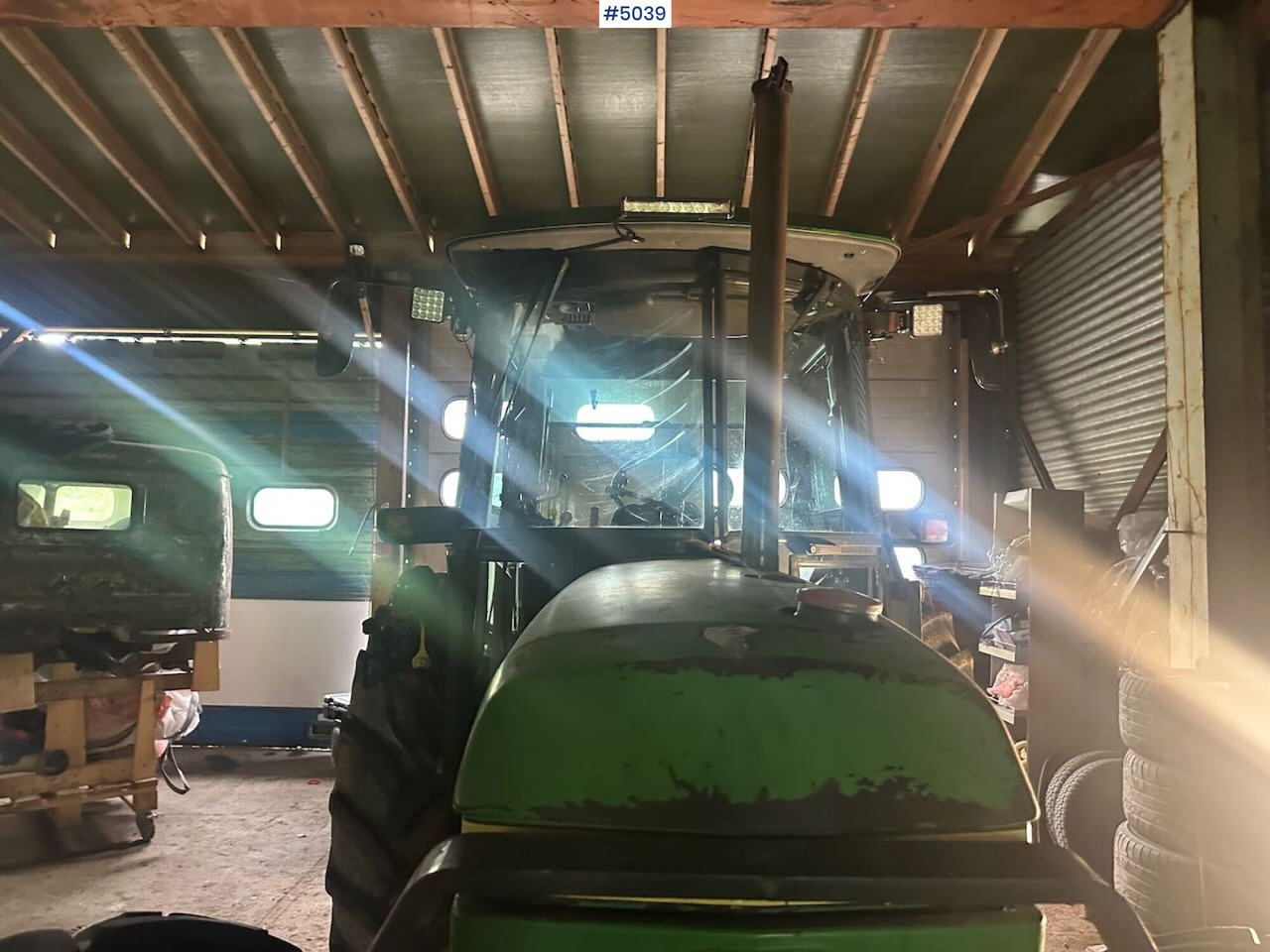 1987 John Deere 2850 Synchron w/ front loader - Traktor: slika 1987 John Deere 2850 Synchron w/ front loader - Traktor 1987 John Deere 2850 Synchron w/ front loader - Traktor: slika 1987 John Deere 2850 Synchron w/ front loader - Traktor