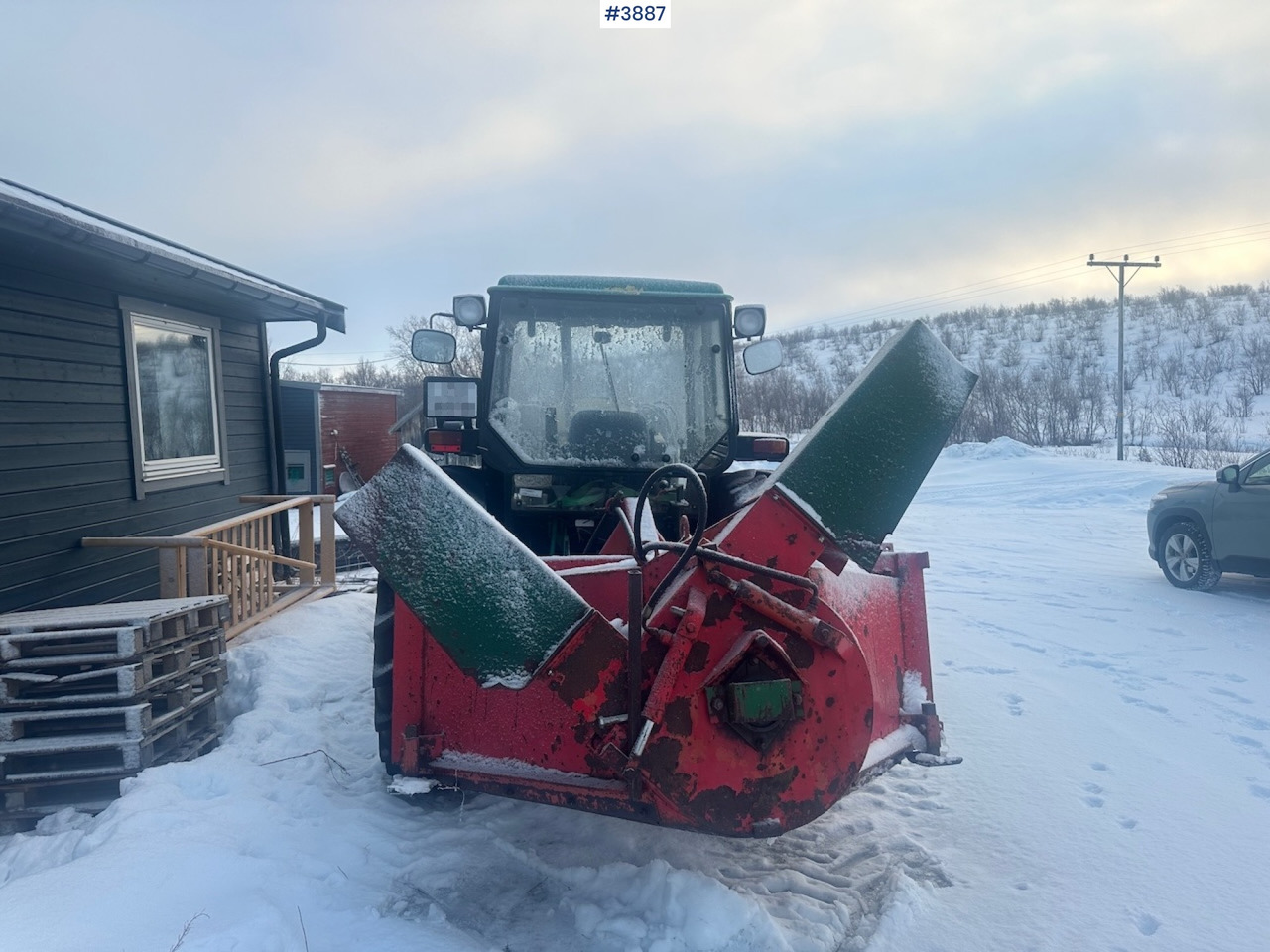 1987 John Deere Power Synchron 2450 4x4 w/ Quicke 4300 front loader, snow blower and gravel bucket. WATCH VIDEO. - Traktor: slika 1987 John Deere Power Synchron 2450 4x4 w/ Quicke 4300 front loader, snow blower and gravel bucket. WATCH VIDEO. - Traktor 1987 John Deere Power Synchron 2450 4x4 w/ Quicke 4300 front loader, snow blower and gravel bucket. WATCH VIDEO. - Traktor: slika 1987 John Deere Power Synchron 2450 4x4 w/ Quicke 4300 front loader, snow blower and gravel bucket. WATCH VIDEO. - Traktor