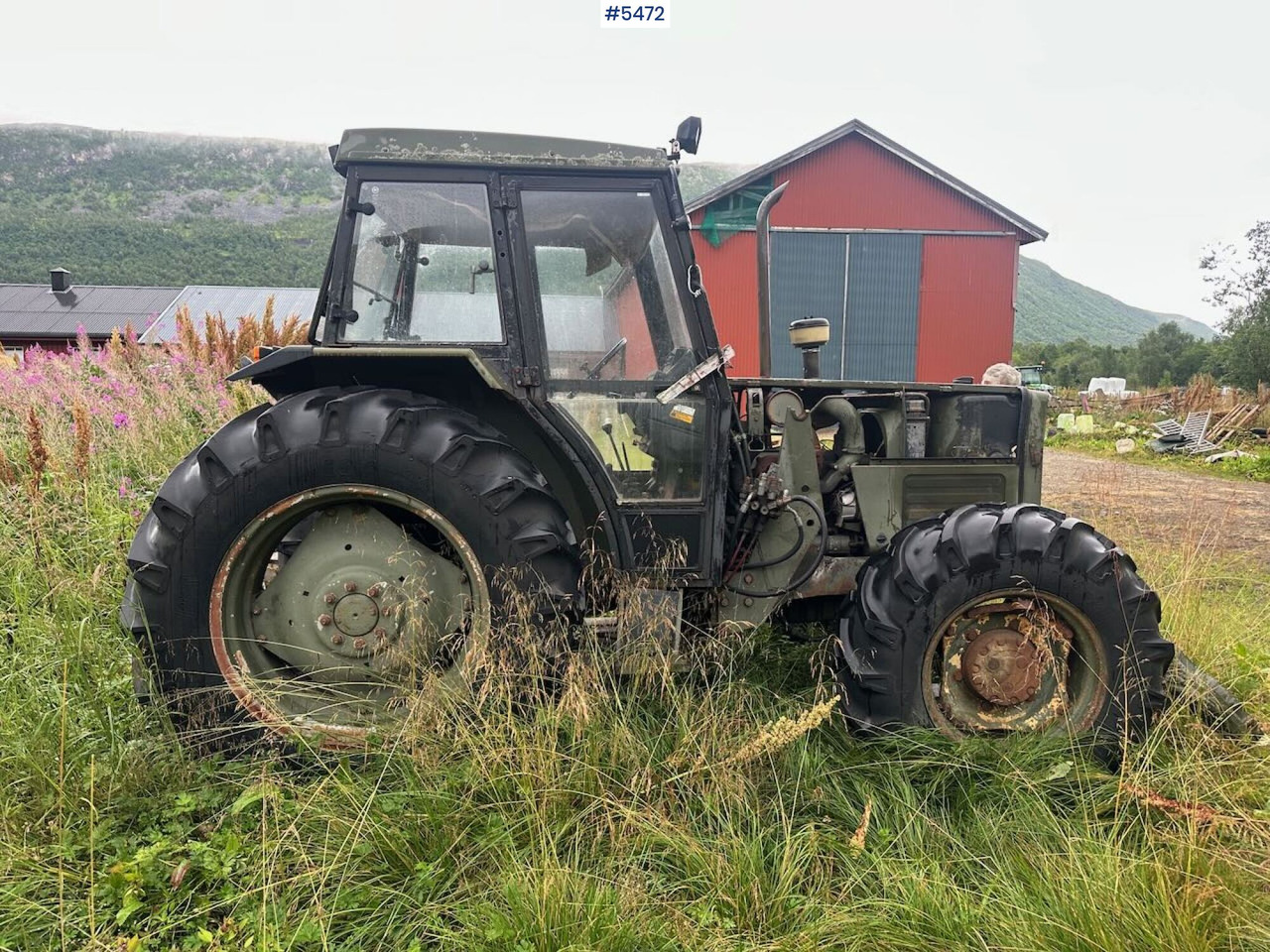1988 Massey-Ferguson 375 tractor w/ front loader, earthmoving bucket and snow bucket. - Traktor: slika 1988 Massey-Ferguson 375 tractor w/ front loader, earthmoving bucket and snow bucket. - Traktor 1988 Massey-Ferguson 375 tractor w/ front loader, earthmoving bucket and snow bucket. - Traktor: slika 1988 Massey-Ferguson 375 tractor w/ front loader, earthmoving bucket and snow bucket. - Traktor