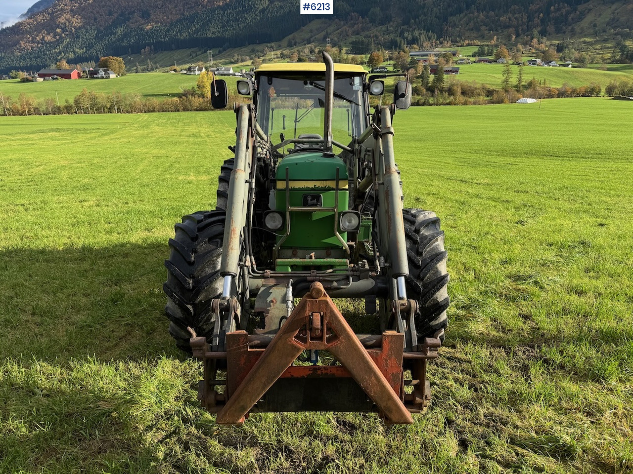 1990 John Deere 2850 Power Synchron w/ front loader. - Traktor: slika 1990 John Deere 2850 Power Synchron w/ front loader. - Traktor 1990 John Deere 2850 Power Synchron w/ front loader. - Traktor: slika 1990 John Deere 2850 Power Synchron w/ front loader. - Traktor
