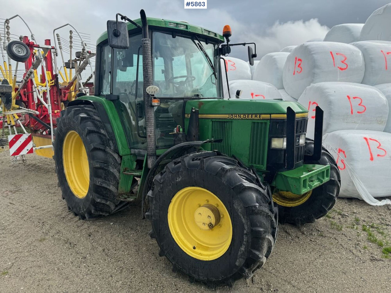 1996 John Deere 6400 4x4 w/ front loader. - Traktor: slika 1996 John Deere 6400 4x4 w/ front loader. - Traktor 1996 John Deere 6400 4x4 w/ front loader. - Traktor: slika 1996 John Deere 6400 4x4 w/ front loader. - Traktor