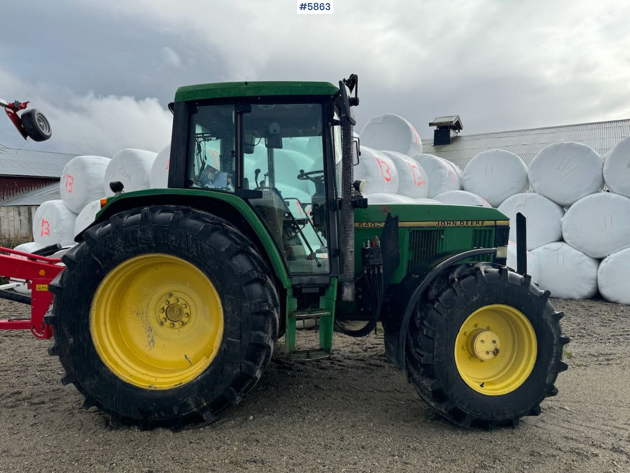 1996 John Deere 6400 4x4 w/ front loader. - Traktor: slika 1996 John Deere 6400 4x4 w/ front loader. - Traktor 1996 John Deere 6400 4x4 w/ front loader. - Traktor: slika 1996 John Deere 6400 4x4 w/ front loader. - Traktor