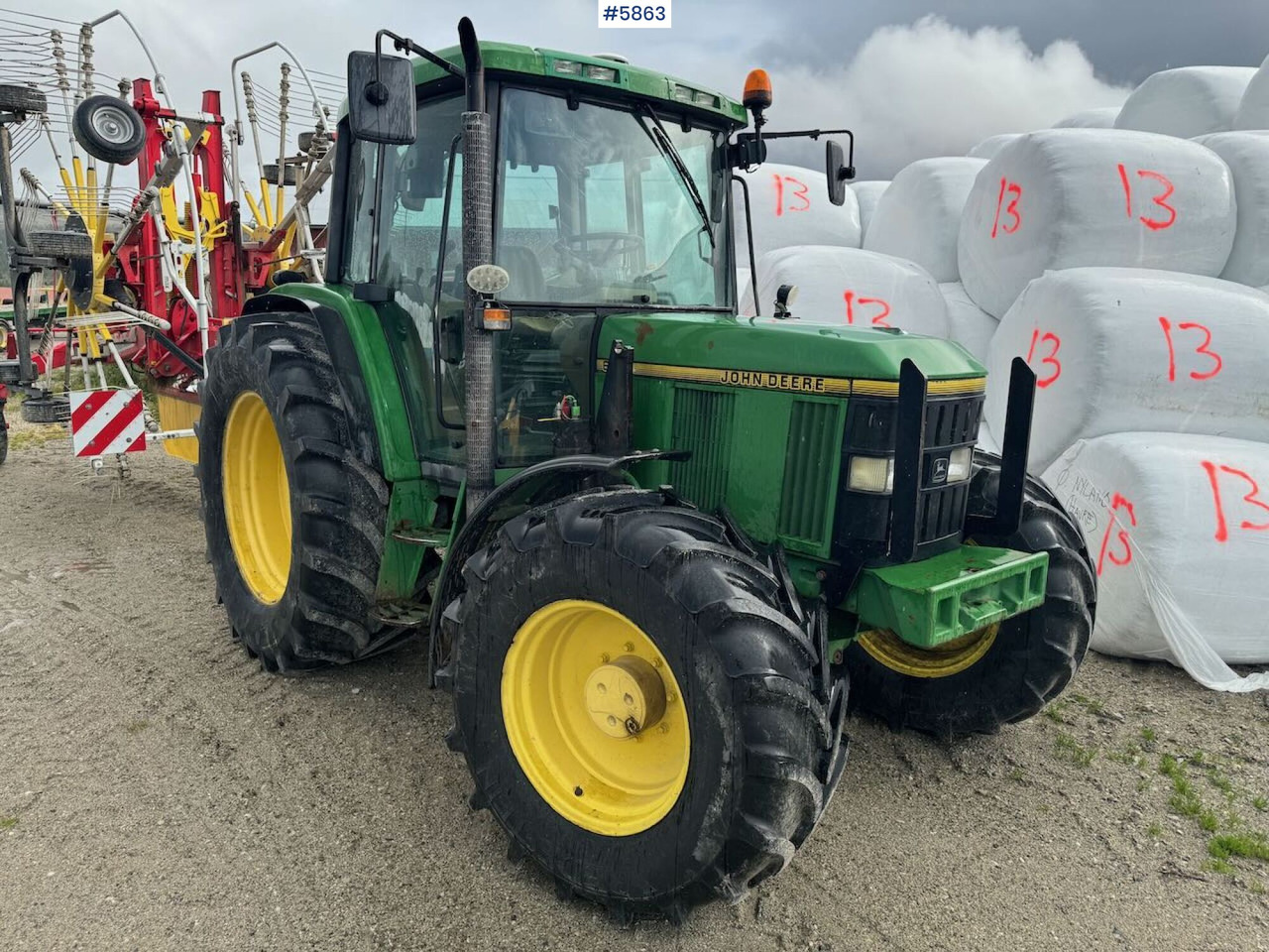 1996 John Deere 6400 4x4 w/ front loader. - Traktor: slika 1996 John Deere 6400 4x4 w/ front loader. - Traktor 1996 John Deere 6400 4x4 w/ front loader. - Traktor: slika 1996 John Deere 6400 4x4 w/ front loader. - Traktor